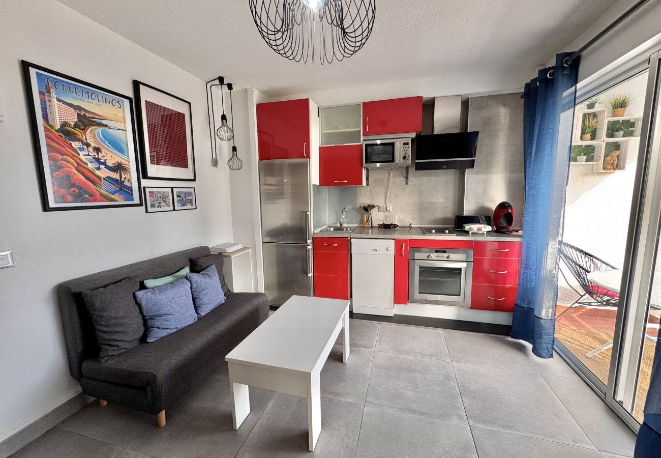 Studio te huur voor € 1.620 per maand in Torremolinos, Pasaje Rio Ribota