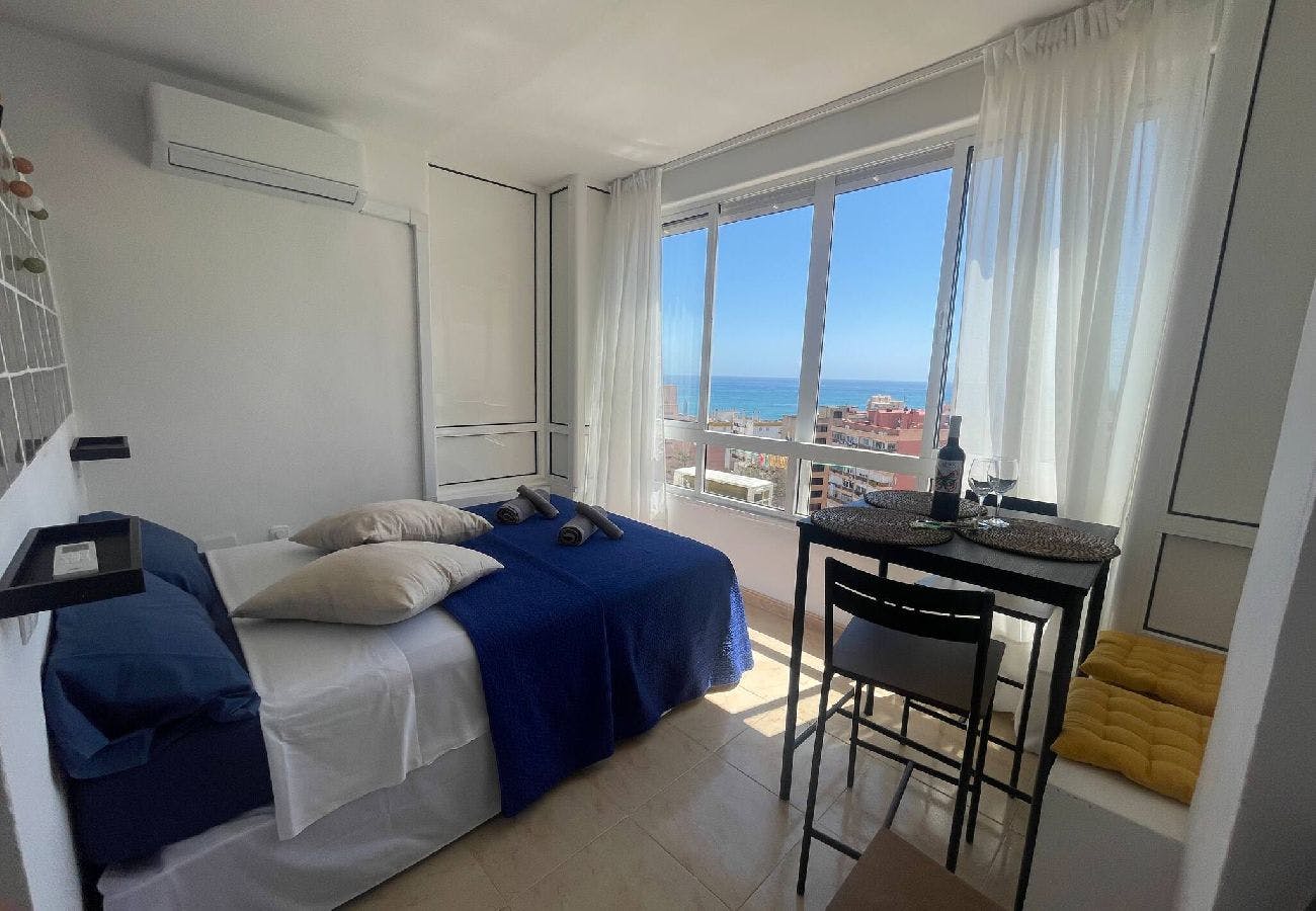Studio te huur voor € 1.528 per maand in Torremolinos, Calle Campillos
