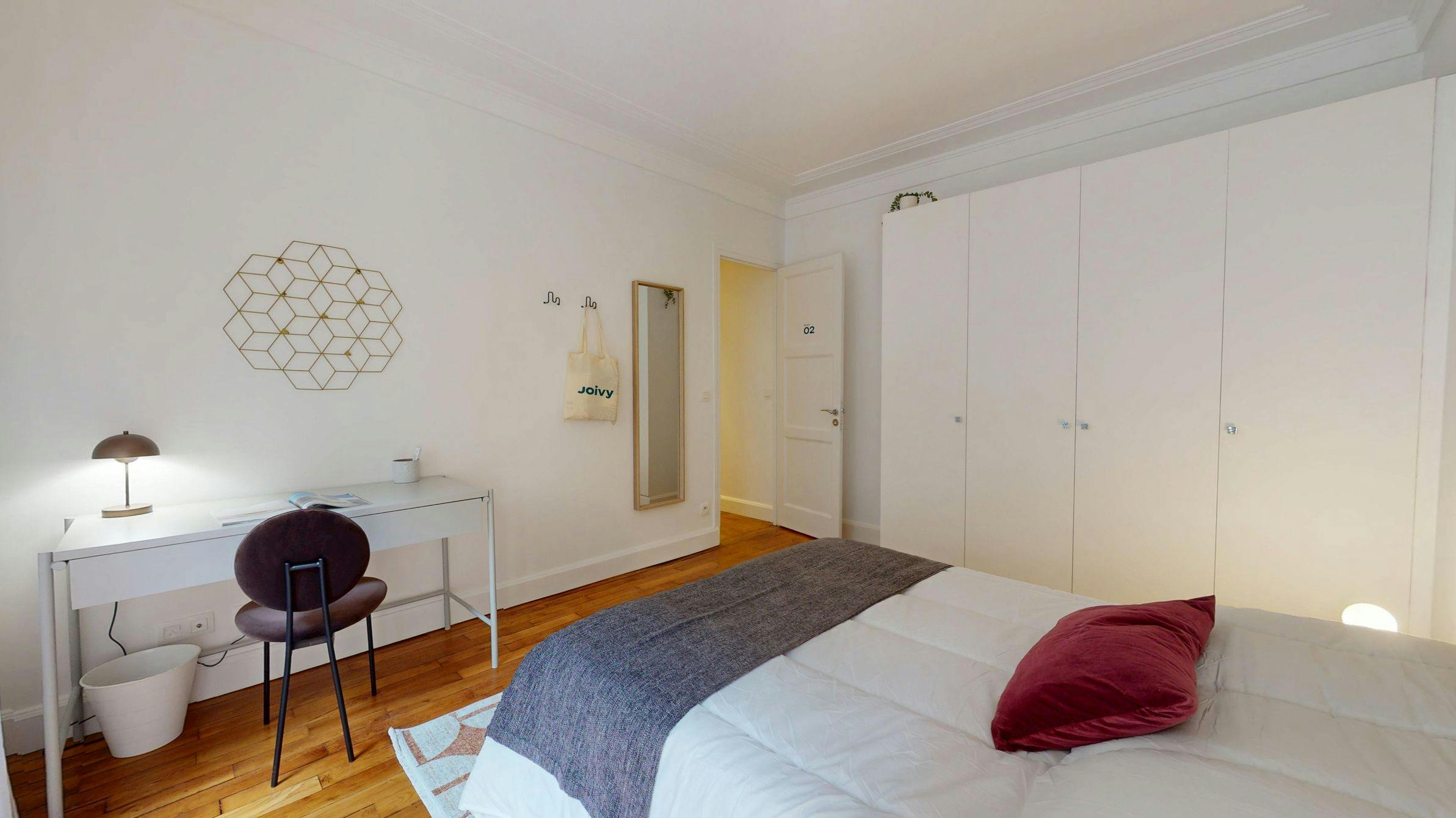 Private room for rent on Avenue Montaigne, Paris - Изглед 3