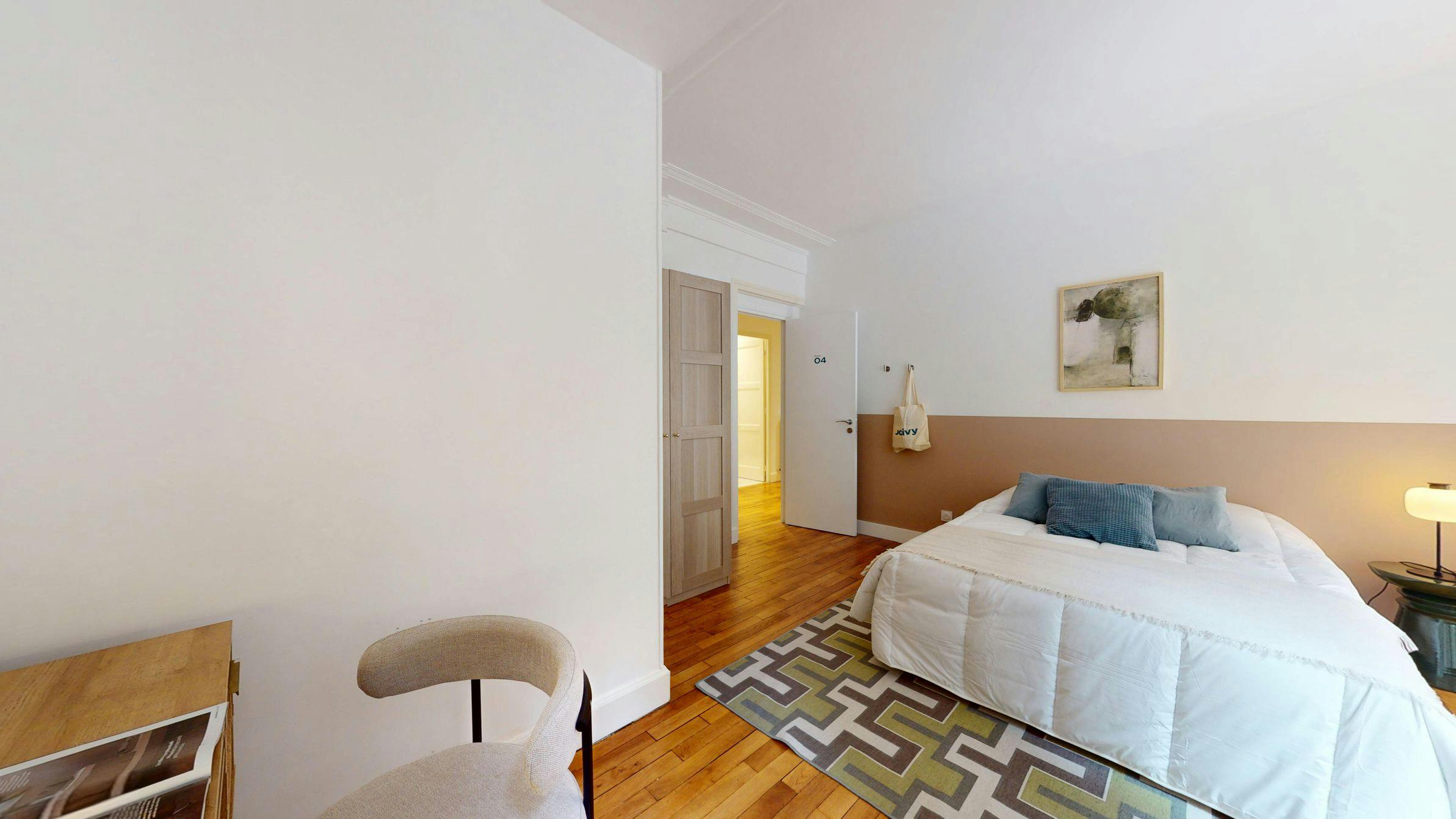 Private room for rent on Avenue Montaigne, Paris - Vue 4