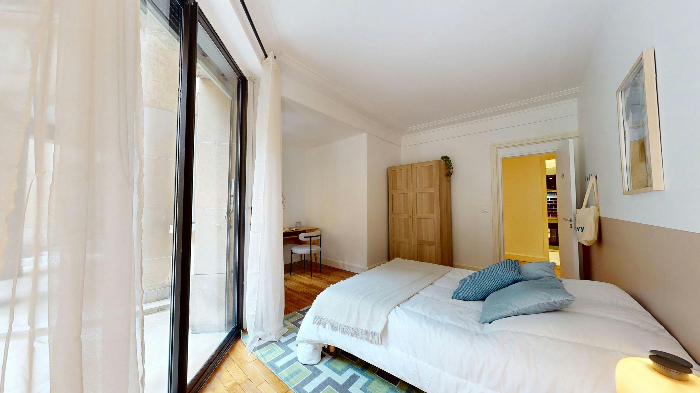 Private room for rent on Avenue Montaigne, Paris - Vue 3