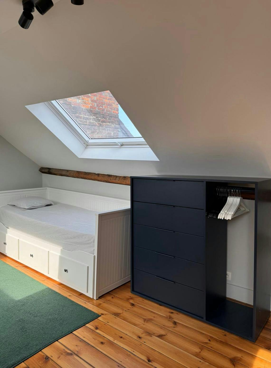 Rue Marconi, Forest Forest