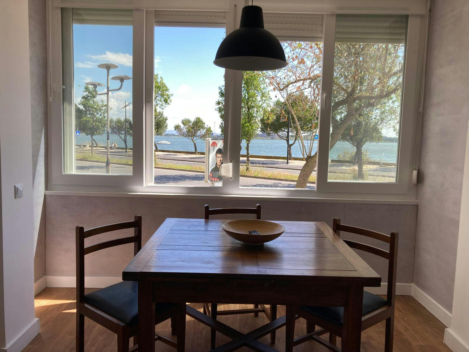 Apartament de închiriat pentru 1.700 EUR pe lună în Barreiro, Rua Armindo de Almeida