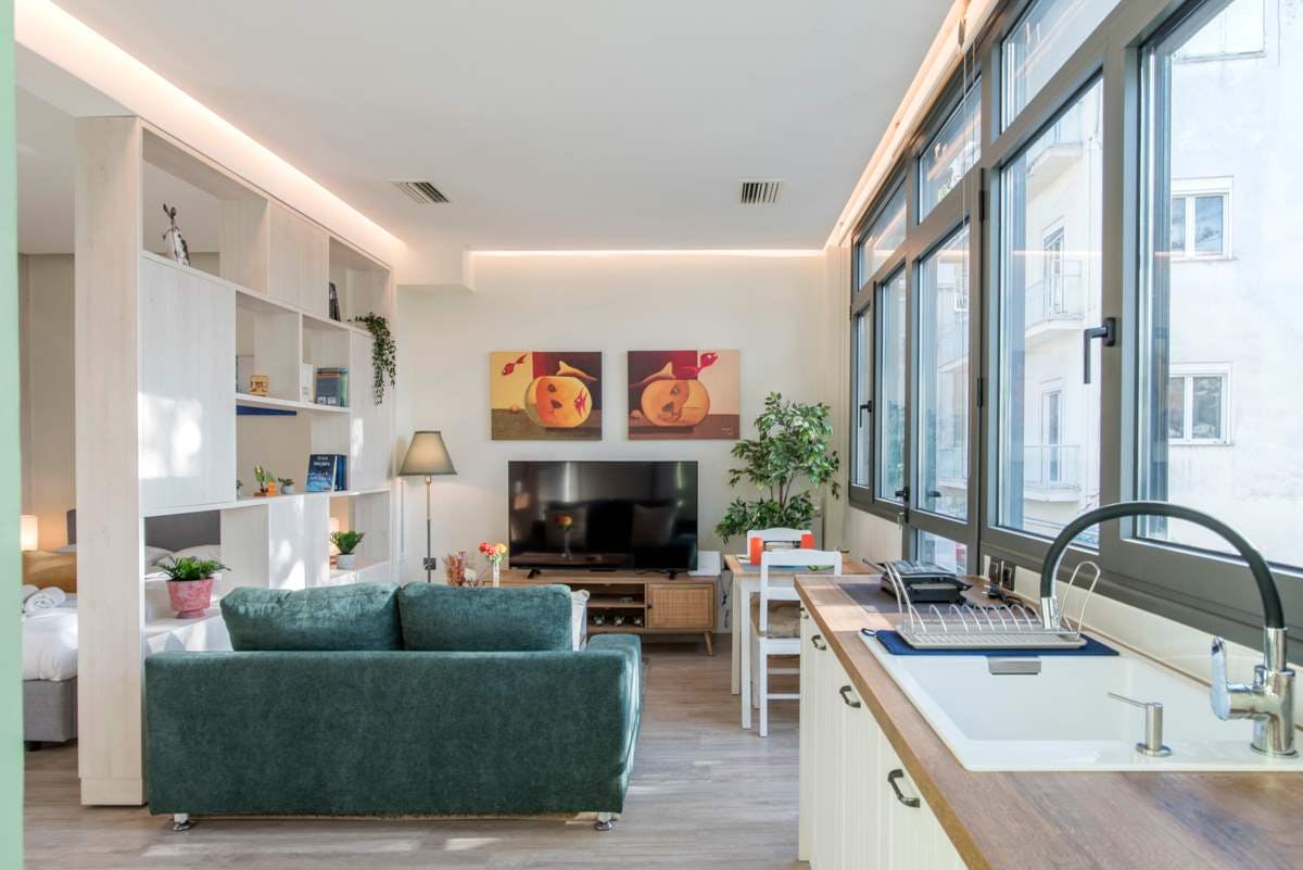 Studio for rent for €980 per month in Athina, Esopou