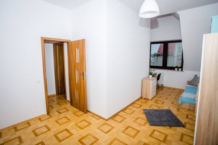 Pod Strzechą, Warsaw preview