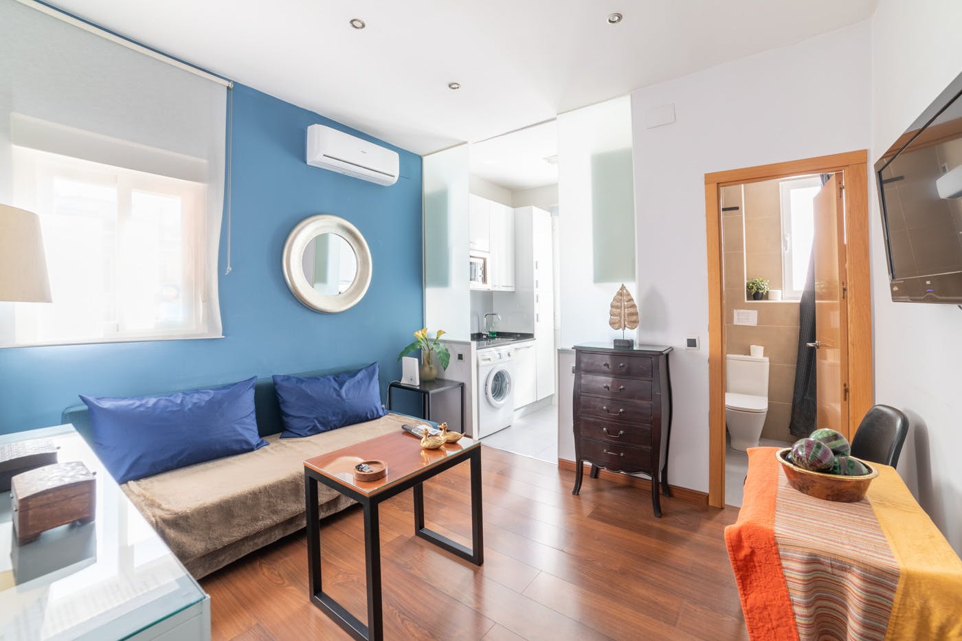 Apartment for rent for €1,395 per month in Madrid, Calle del Sombrerete