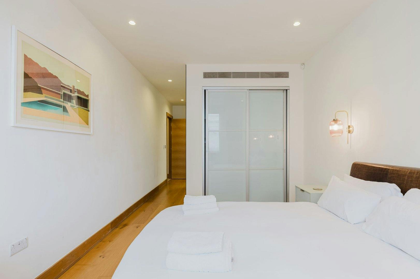 Apartment London, 2 beds — photo 13