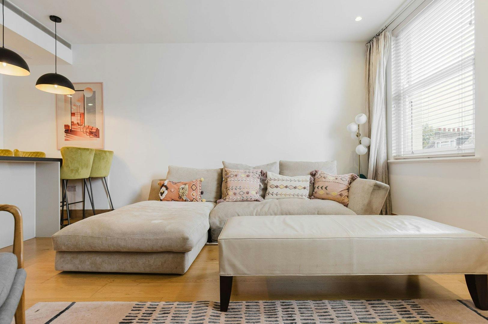 Apartment London, 2 beds — photo 2