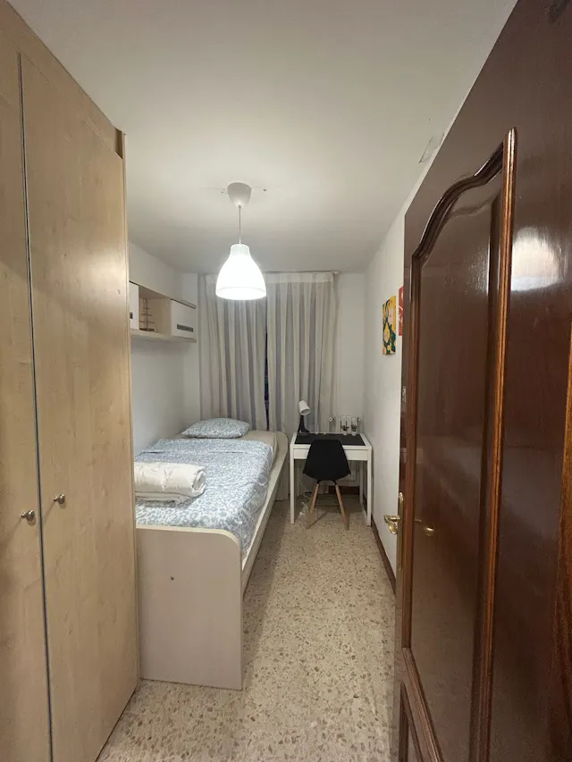 Private room in Calle de Santa Lucía, Zaragoza (1661223) room image 1