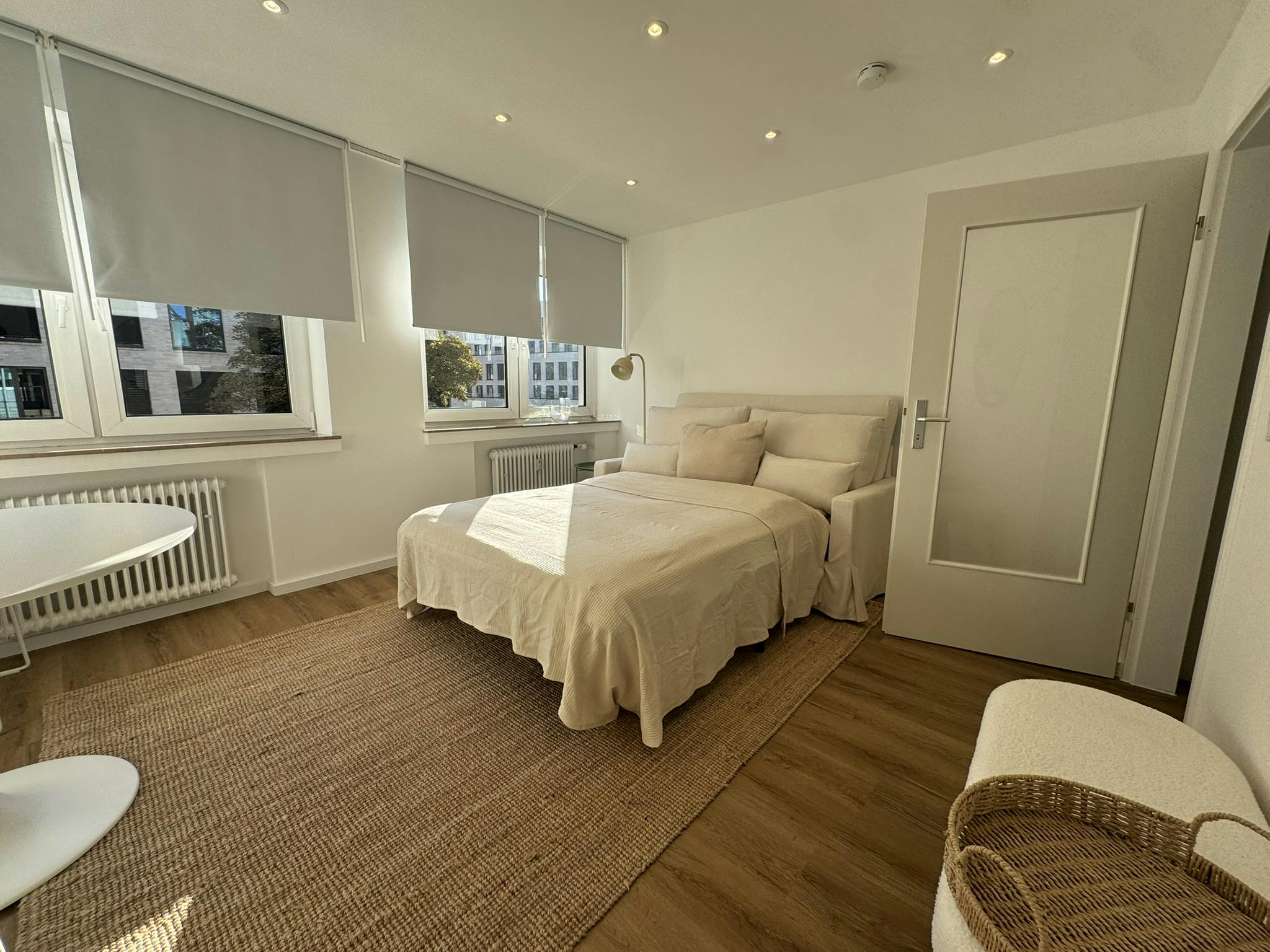 Studio for rent for €1,250 per month in Düsseldorf, Frankenstraße