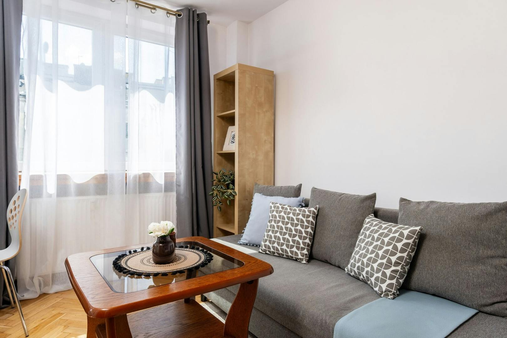 单间公寓 正在以 PLN 5,200 的月租出租，其位于 Warsaw, Jana Kilińskiego