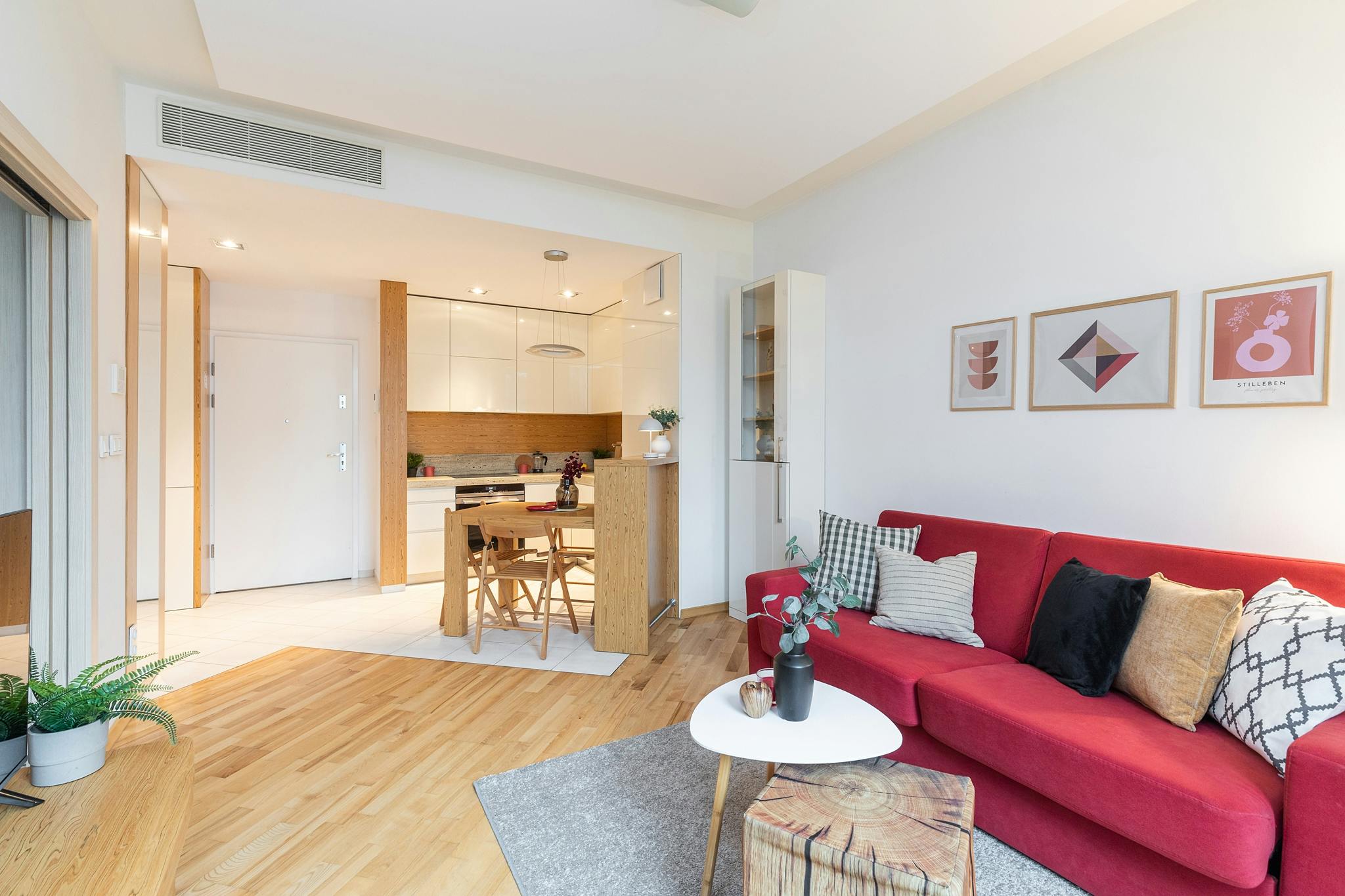 Kolejowa, Warsaw preview