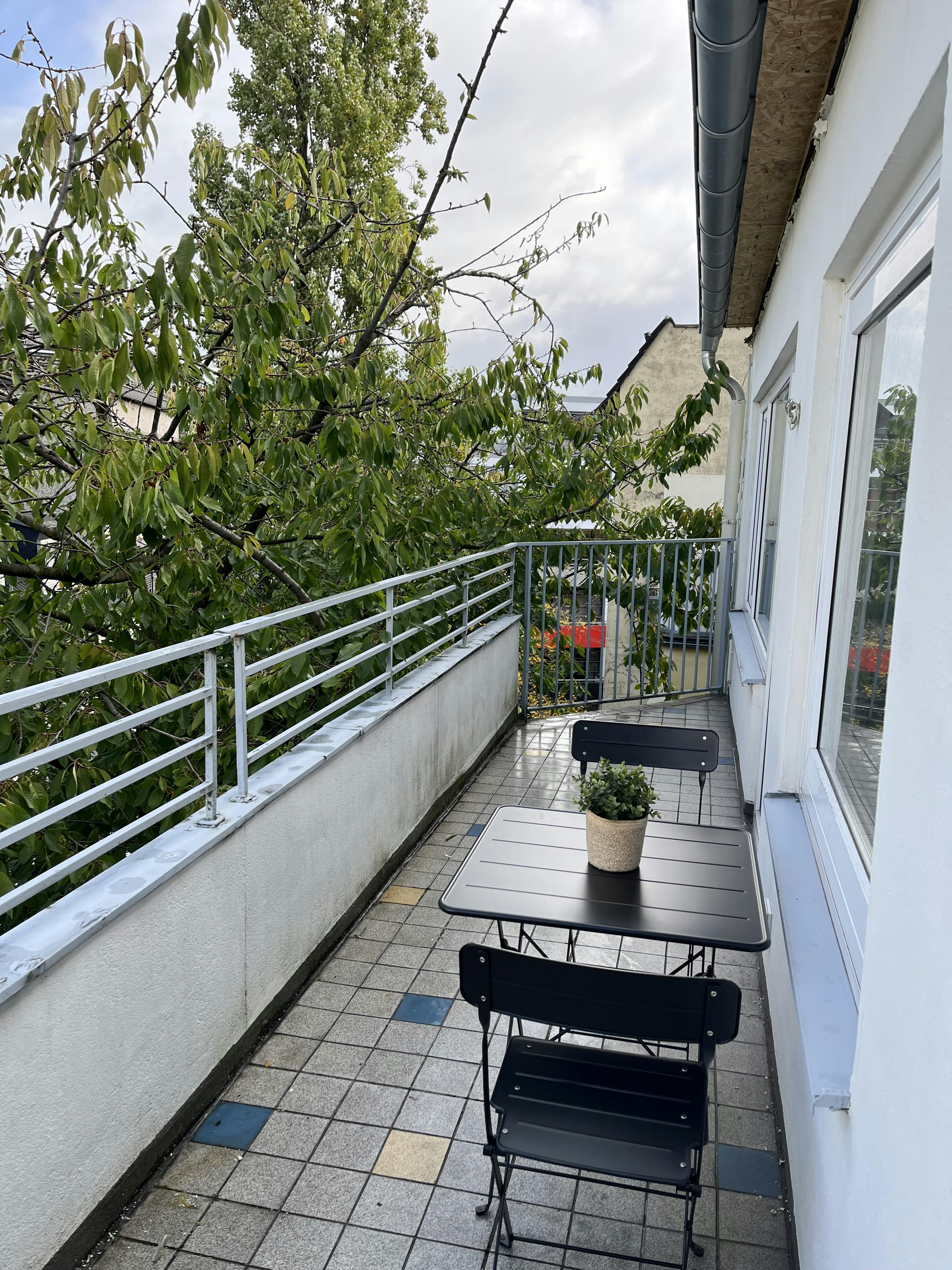 Apartment for rent for €3,000 per month in Düsseldorf, Brückenstraße