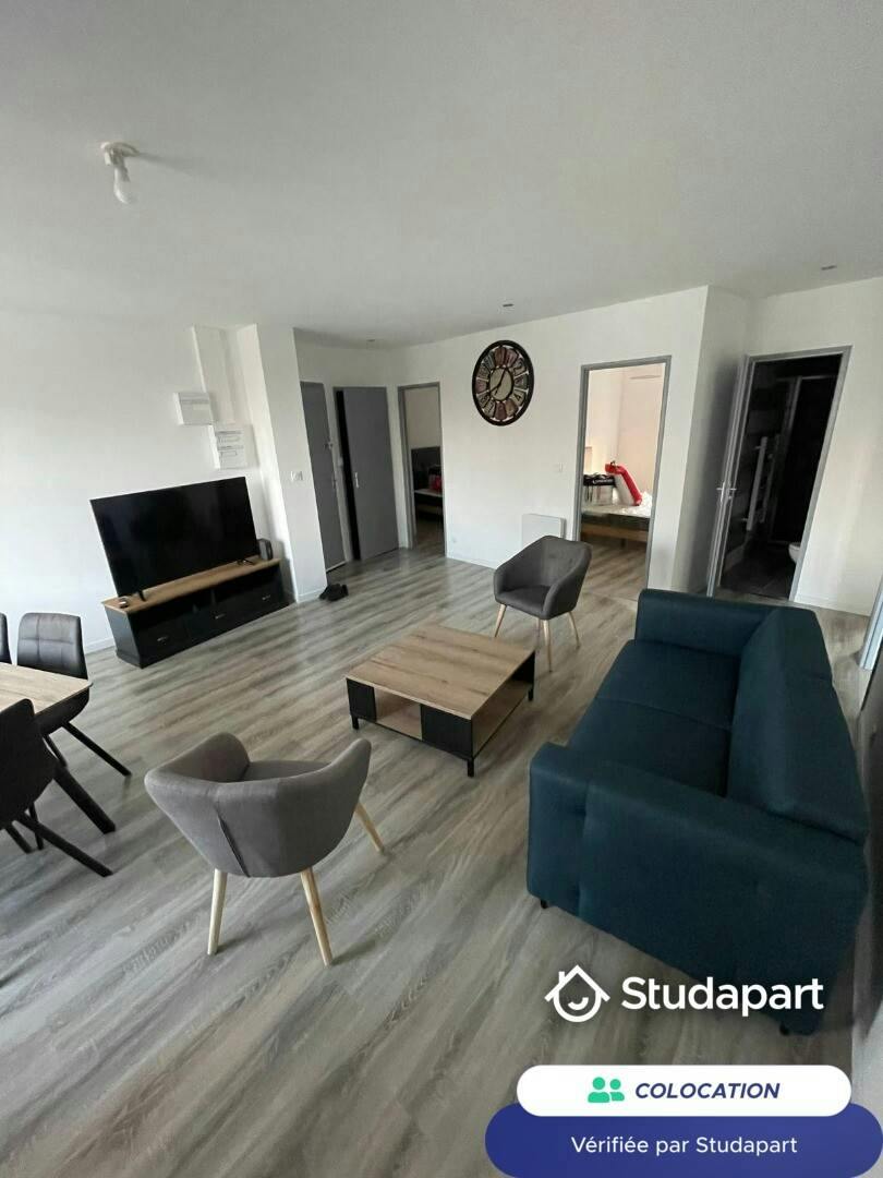 Private room for rent for €405 per month in Châtellerault, Avenue du Président Wilson