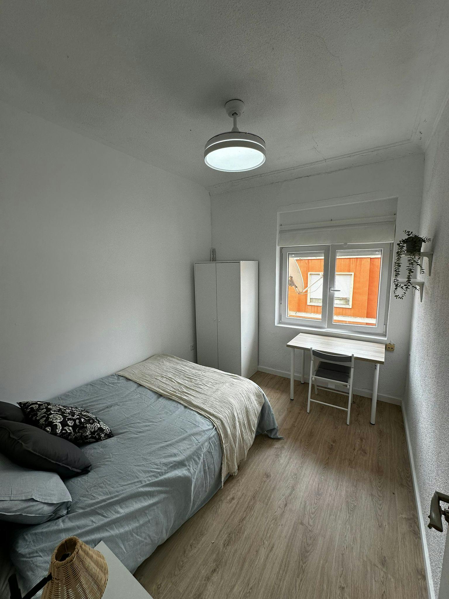 Отдельная комната сдается в аренду за 315 € в месяц в Alicante (Alacant), Calle Barcelona