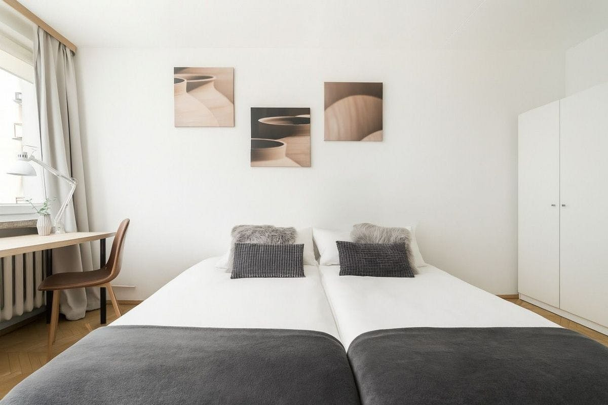 Żelazna, Warsaw preview