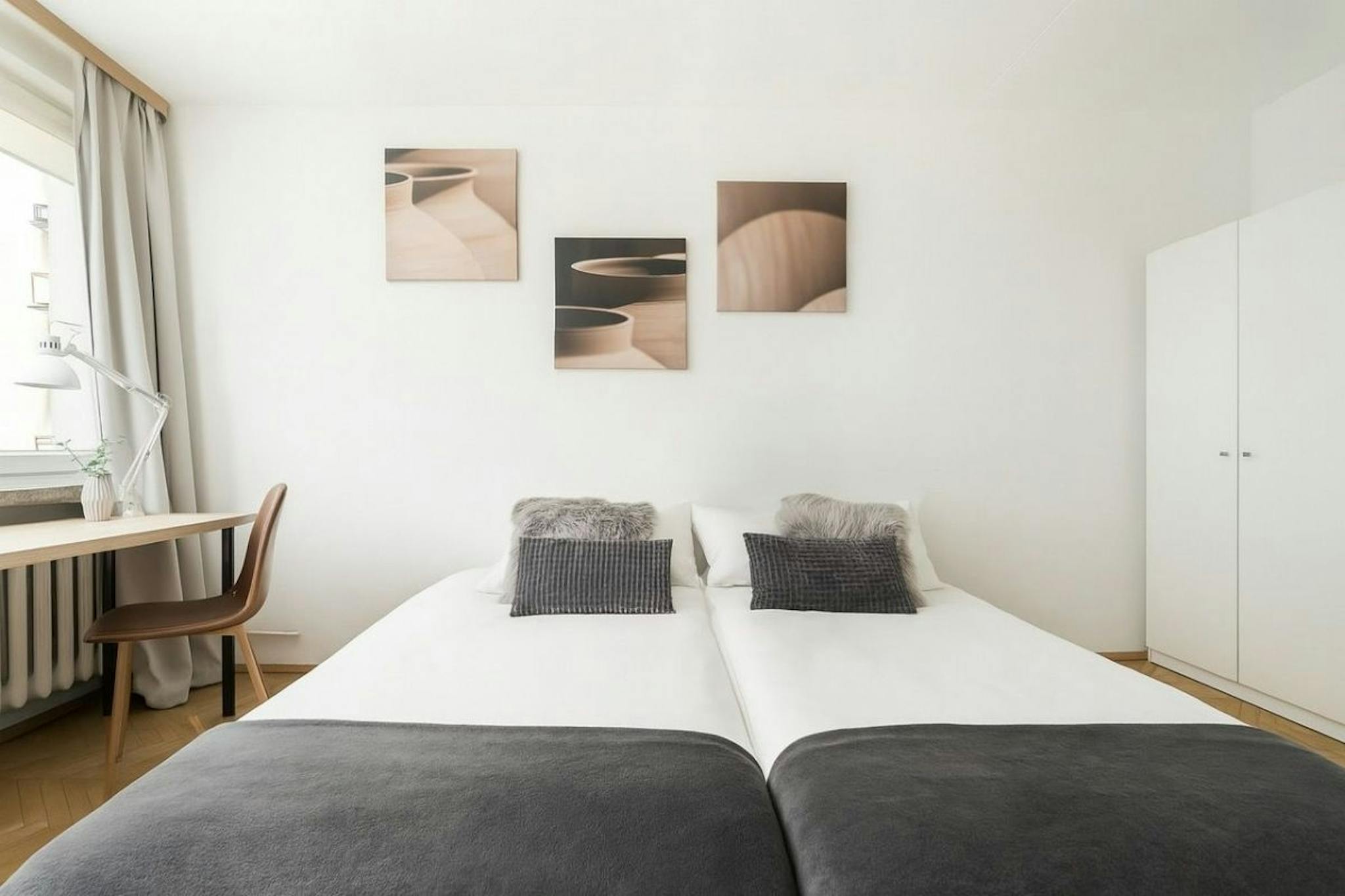 Żelazna, Warsaw preview