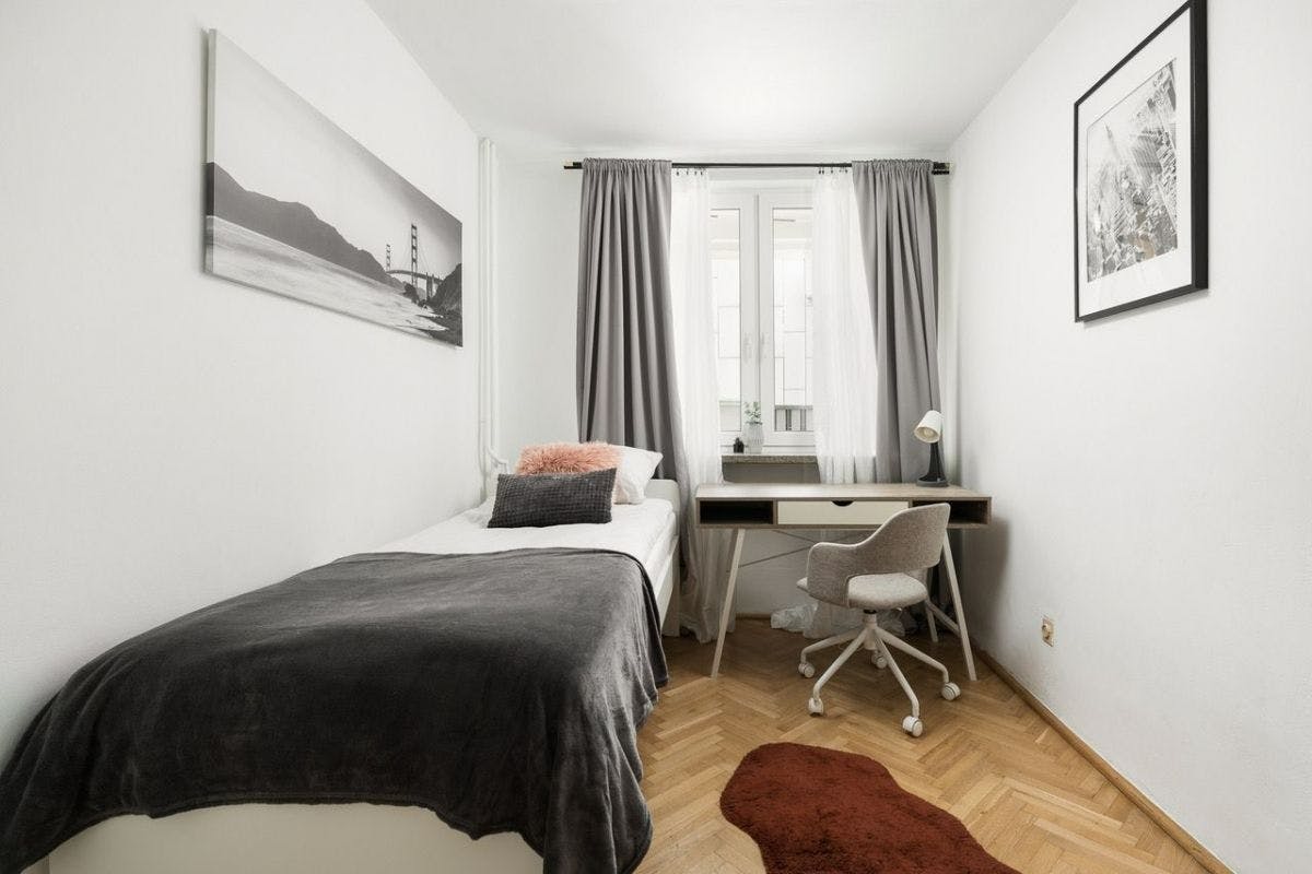 Żelazna, Warsaw preview