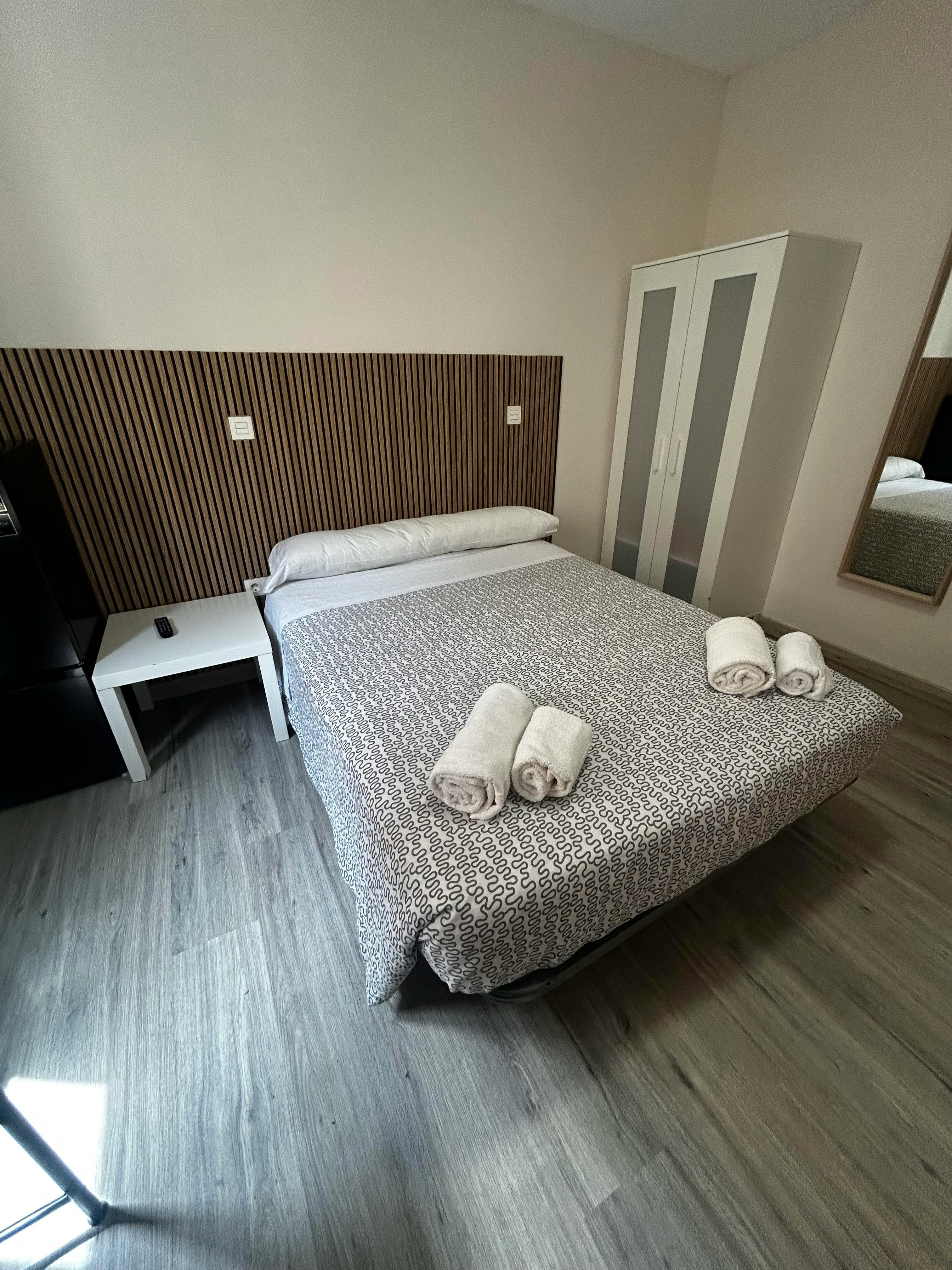 Single room León, 1 bed, 14m² — photo 8