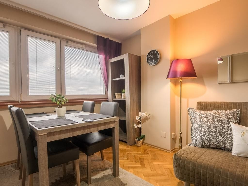 Chmielna, Warsaw preview