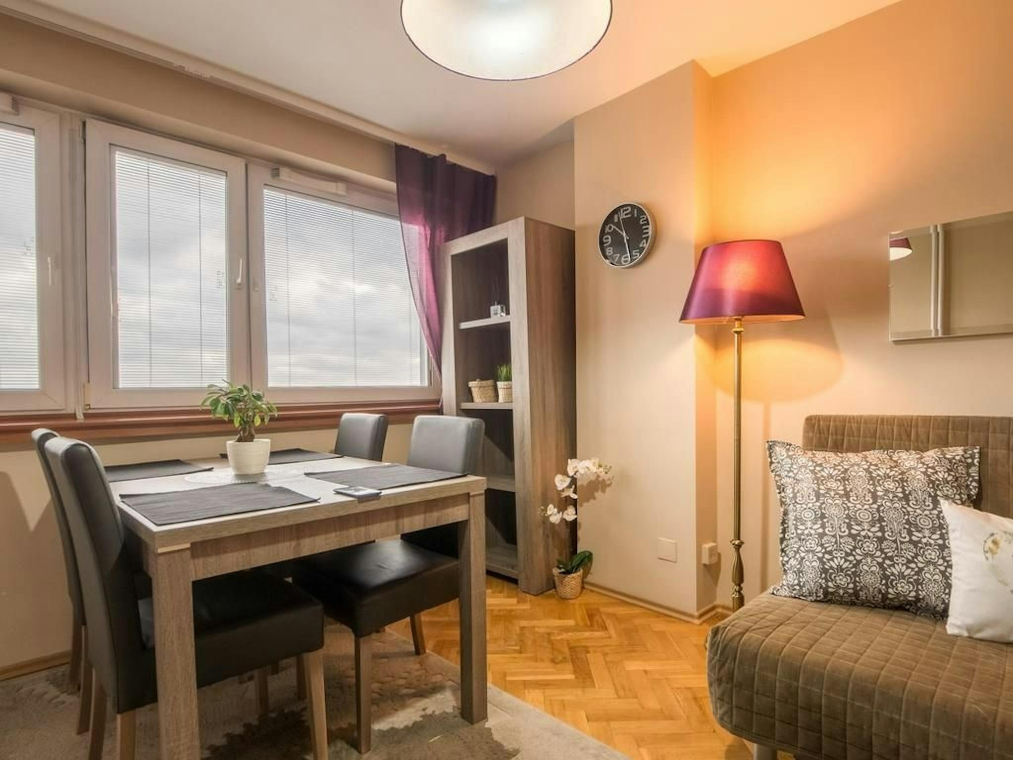 Chmielna, Warsaw preview