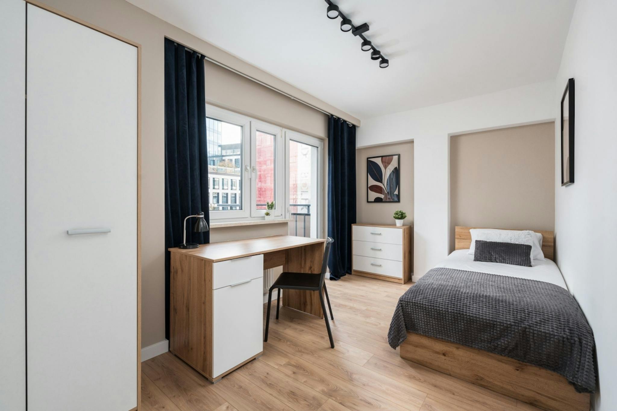 Chmielna, Warsaw preview