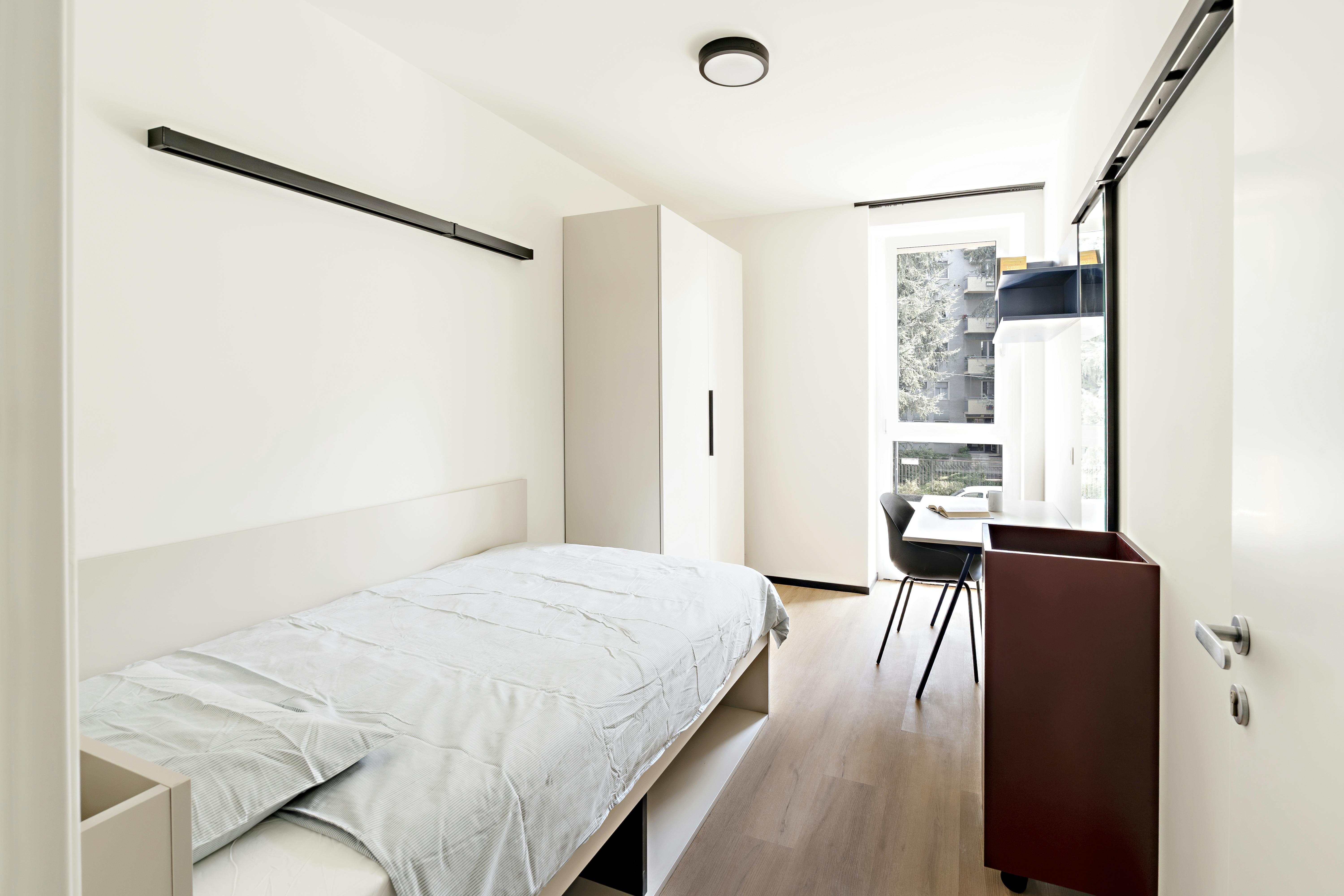 Pokój prywatny do wynajęcia za 803 € miesięcznie w mieście Milan, Via Leonardo Bistolfi