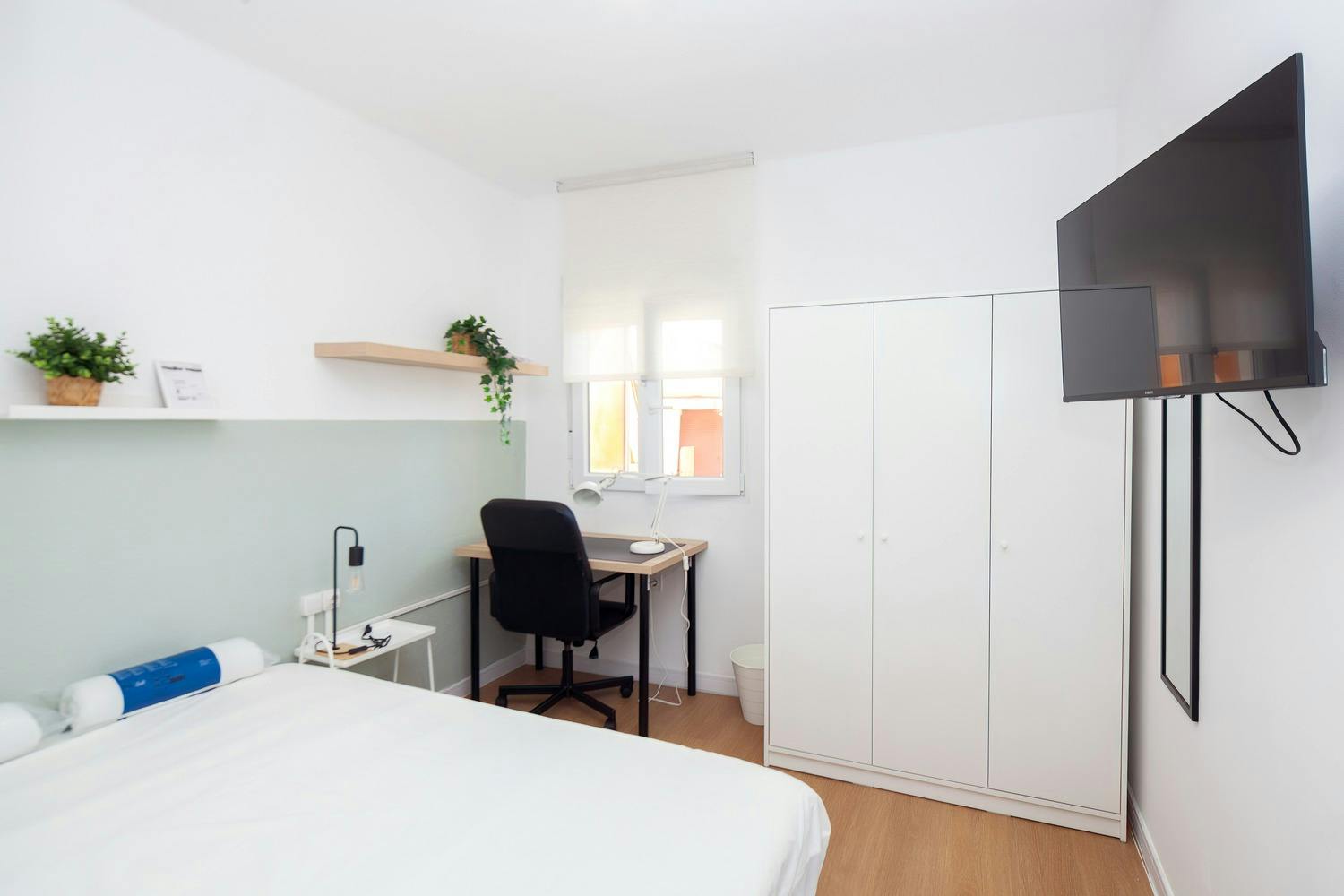 Carrer de l'Orient, Valencia preview