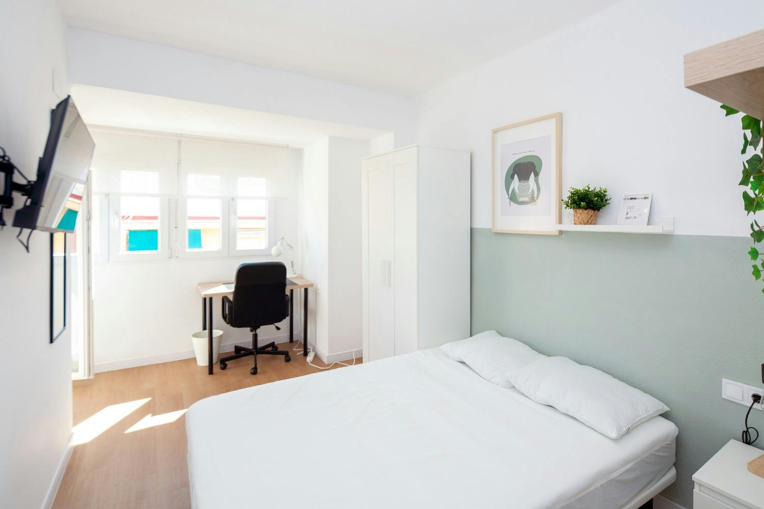 Carrer de l'Orient, Valencia preview