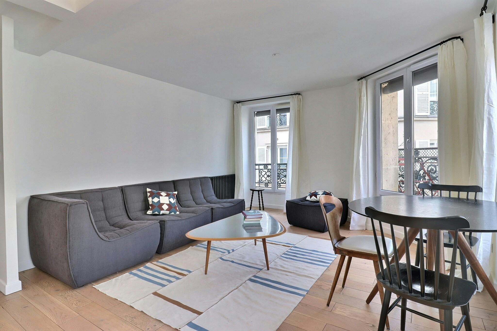Apartment for rent for €2,149 per month in Paris, Rue Jarry