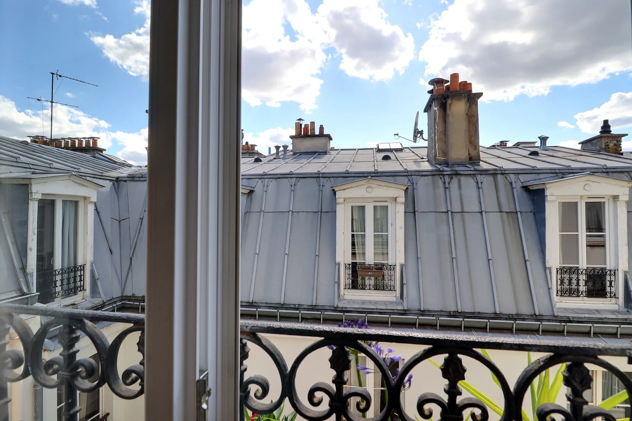 1-Bedroom Apartment in Avenue Philippe Auguste, Paris (1661712) ROOM 1