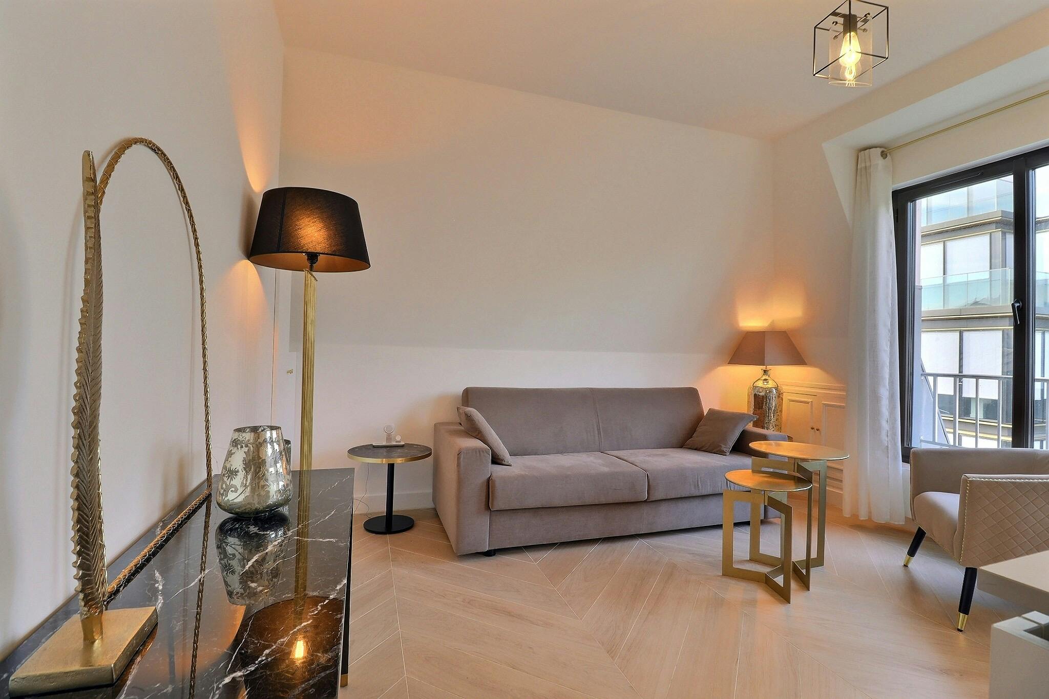 Apartment for rent for €2,572 per month in Paris, Rue de Courcelles
