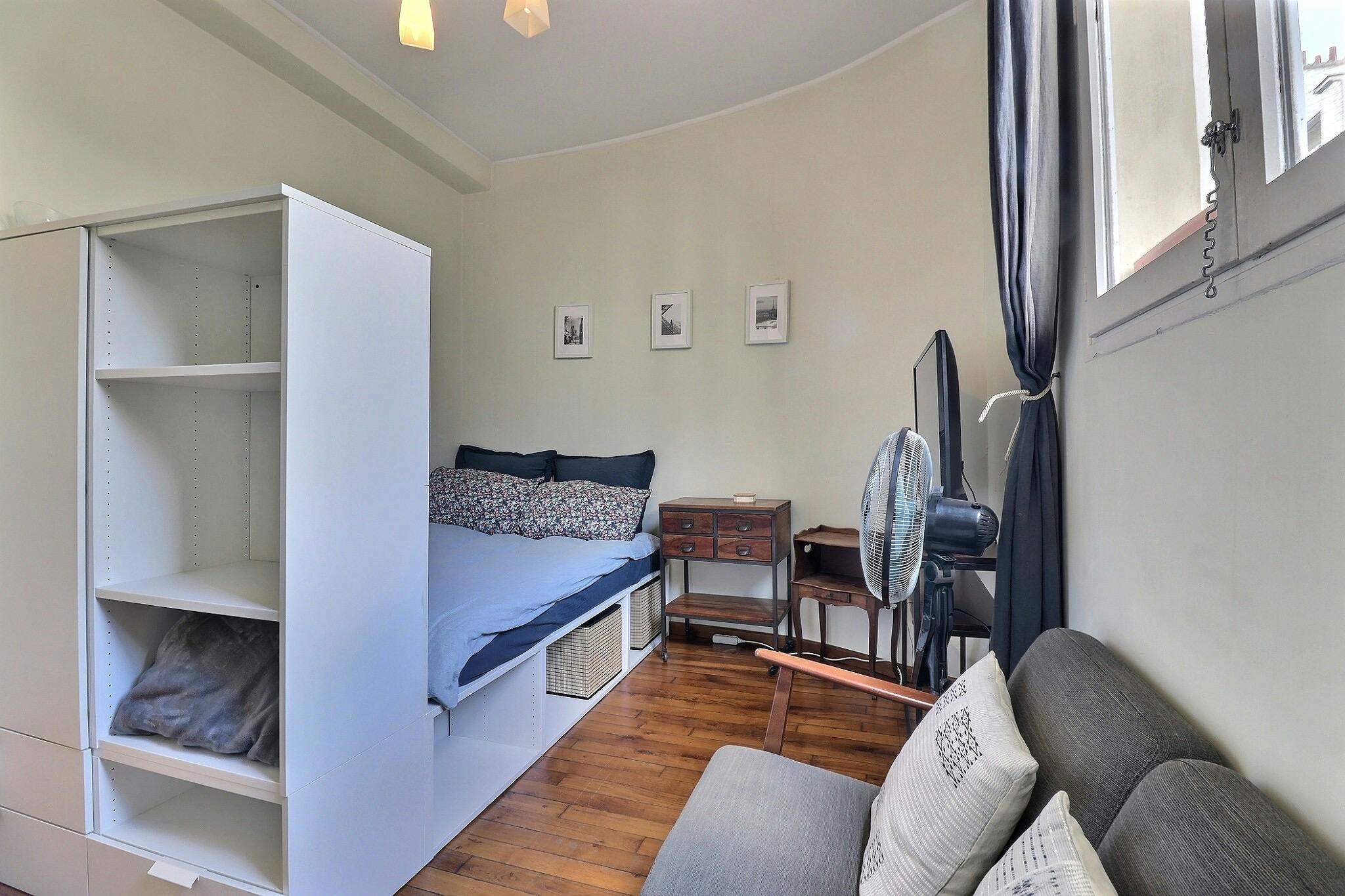 Rue de Nesle, Paris preview