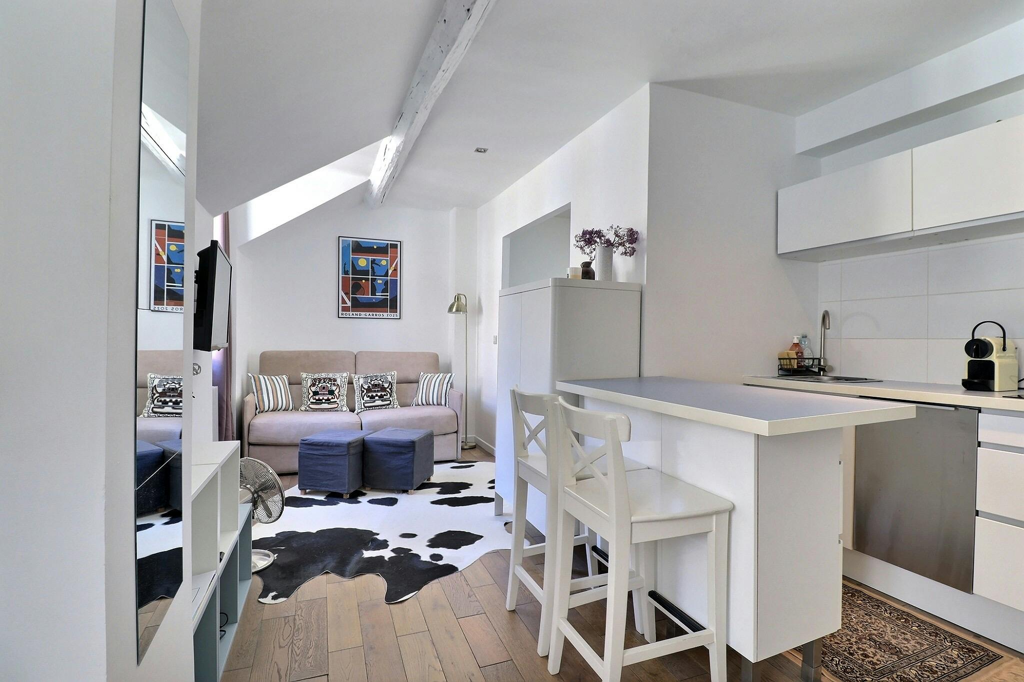 Apartament de închiriat pentru 1.438 EUR pe lună în Boulogne-Billancourt, Rue de la Rochefoucauld