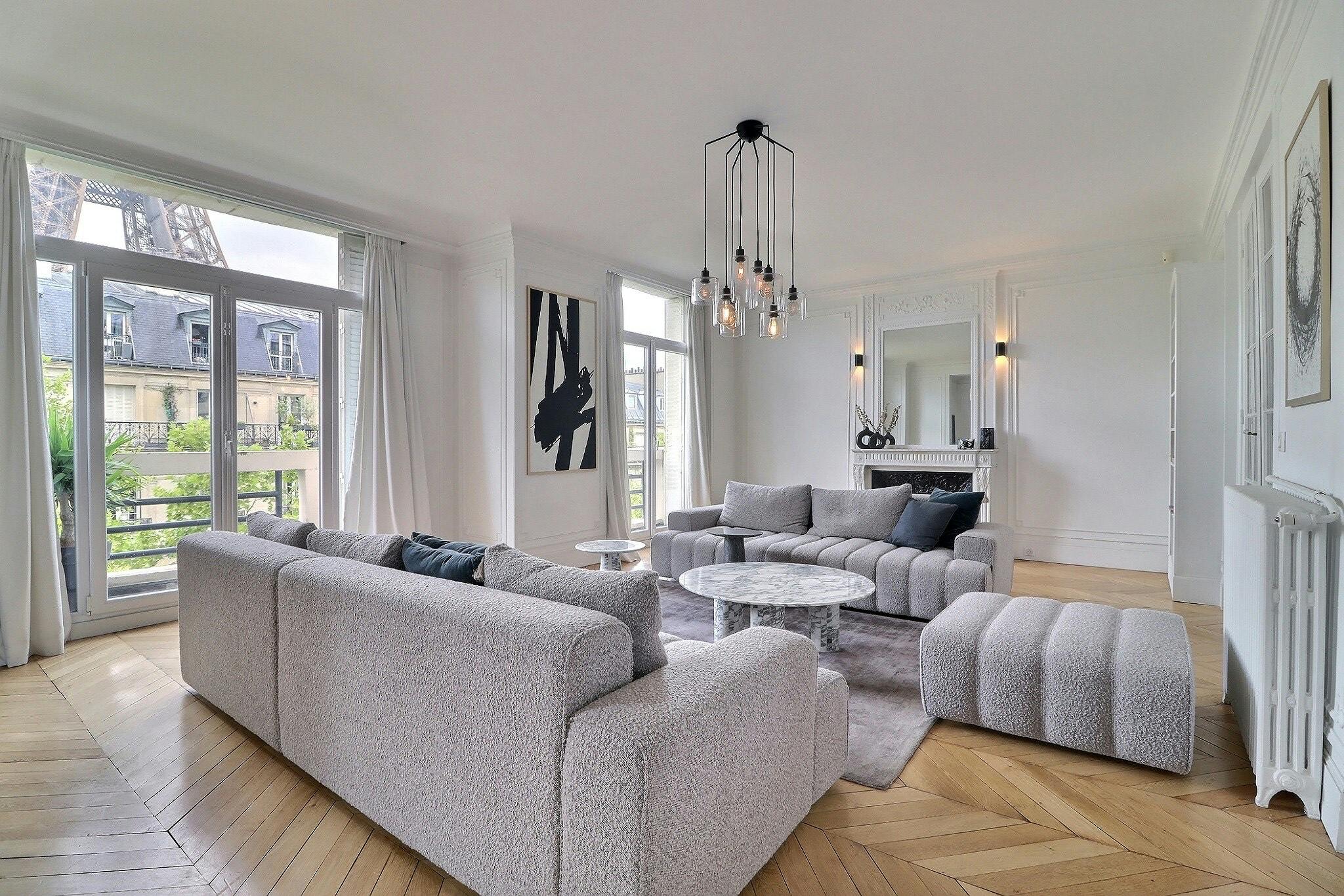 Apartment for rent for €14,300 per month in Paris, Avenue de la Bourdonnais