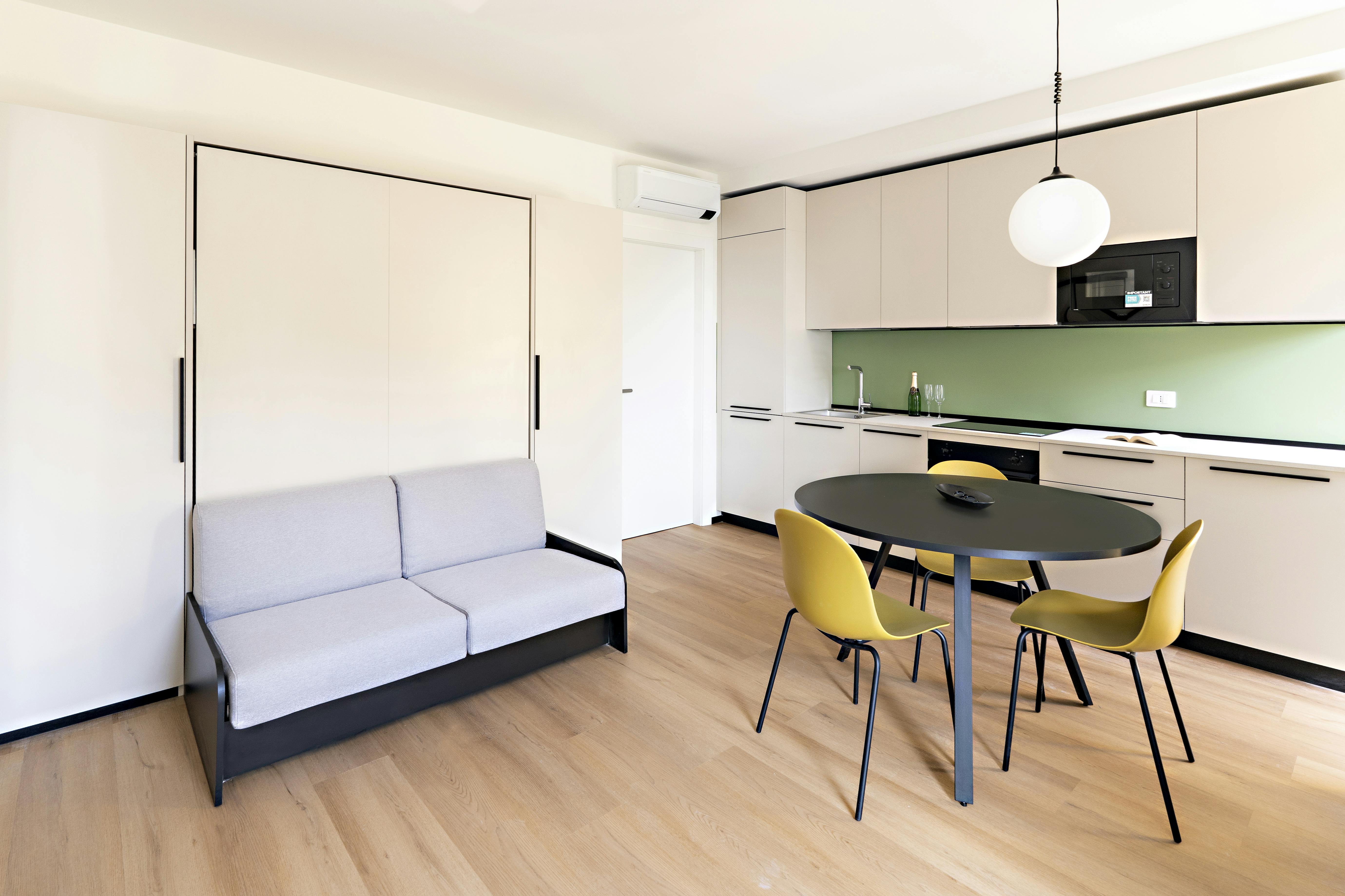 Kawalerka do wynajęcia za 1430 € miesięcznie w mieście Milan, Via Leonardo Bistolfi