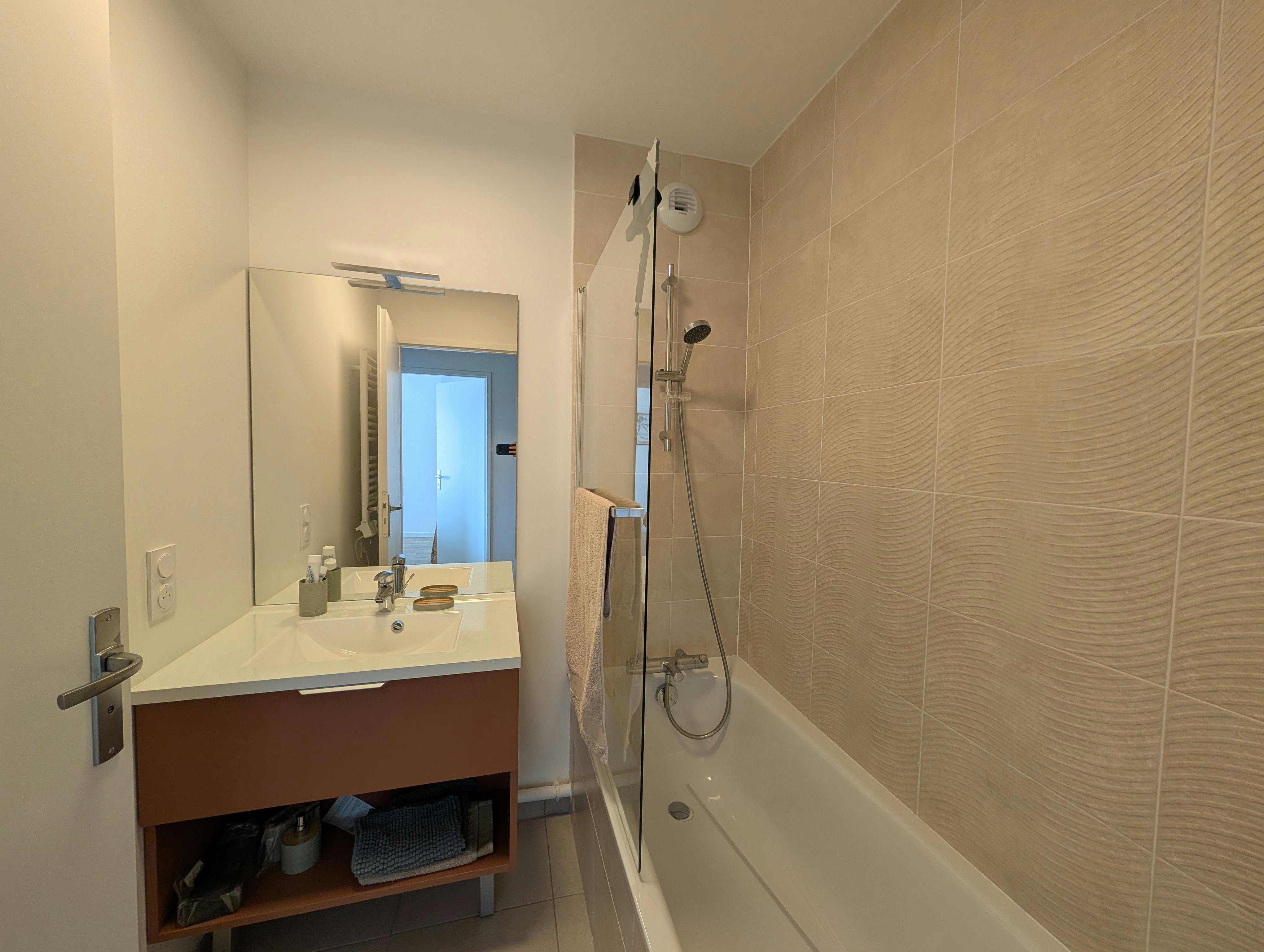Apartment Courbevoie, 3 beds — photo 2