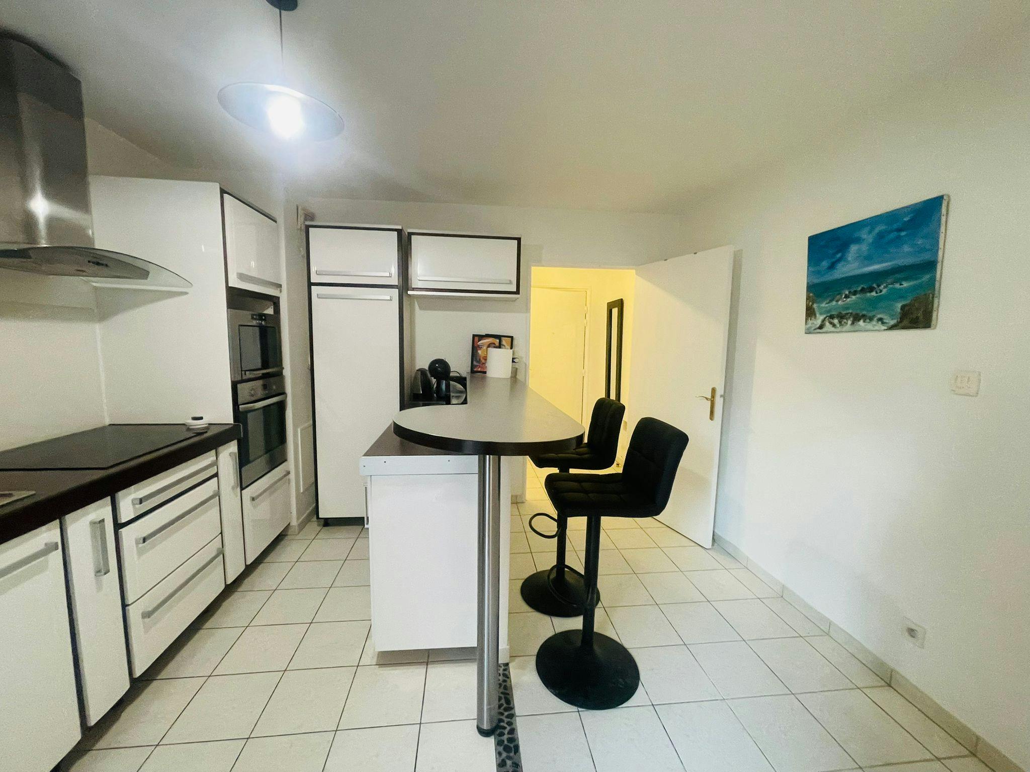 Apartment for rent for €2,600 per month in Saint-Denis, Rue Jamin