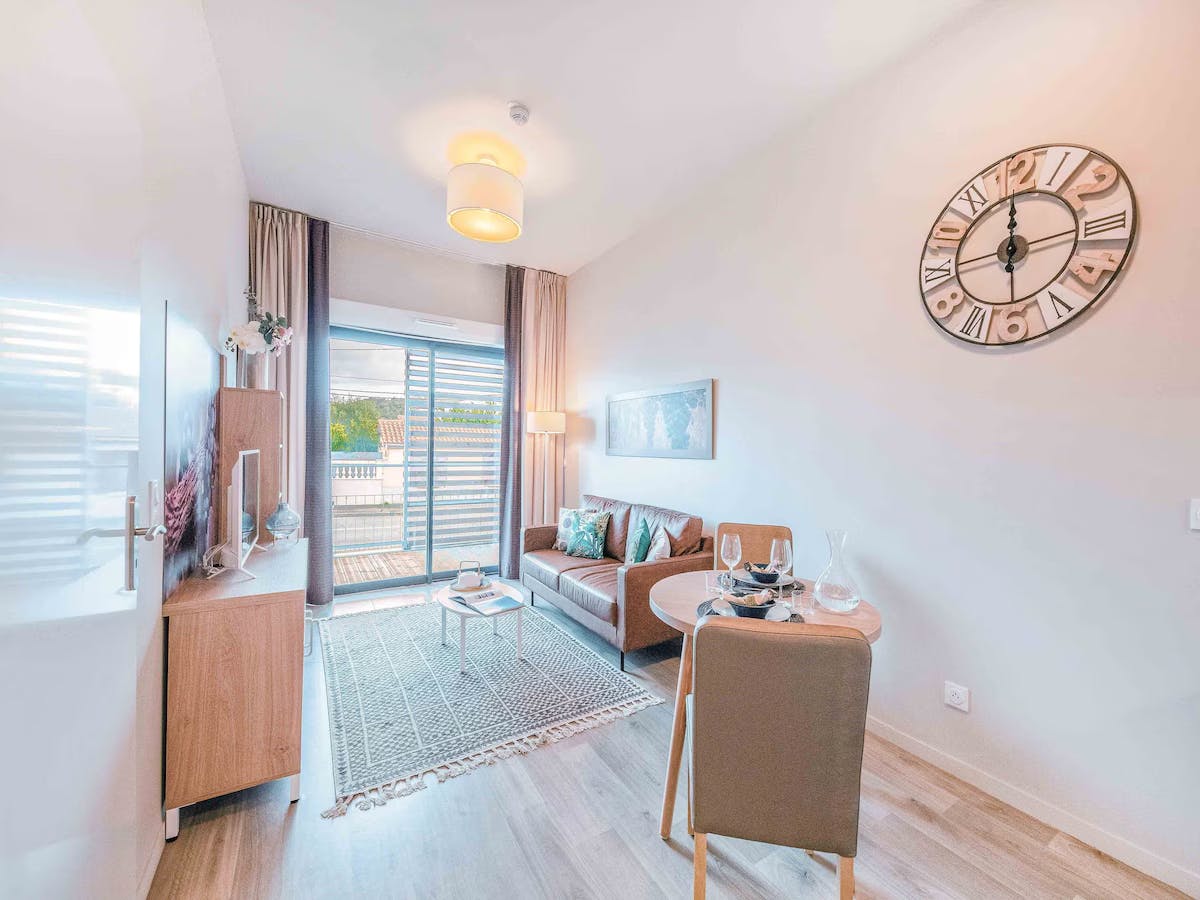 Lägenhet att hyra för 1 300 € i månaden i Cenon, Rue Jules Guesde