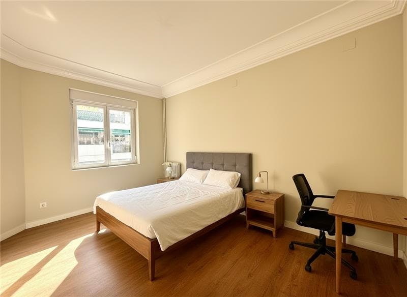 Single room Madrid, 1 bed, 18m² — photo 1