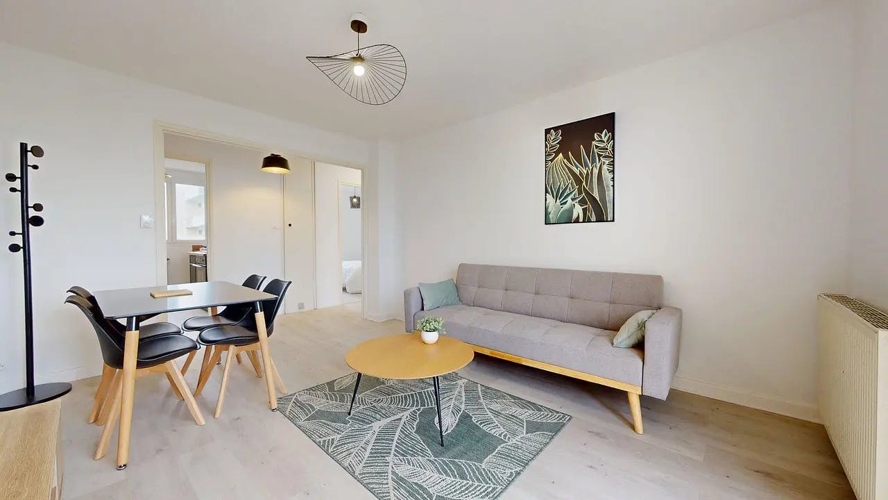Квартира за оренду для 745 EUR на місяць у Bourg-lès-Valence, Rue Sully