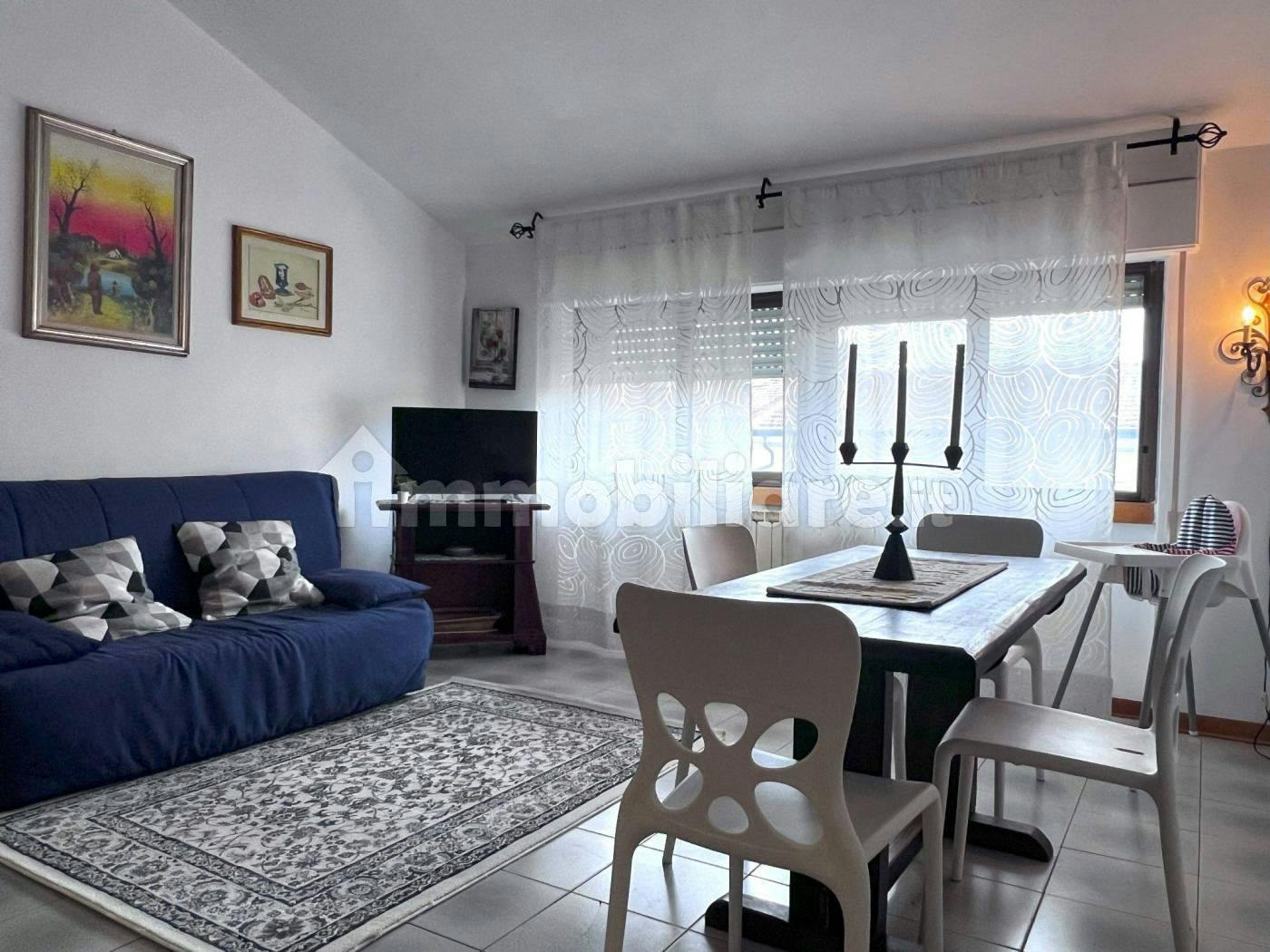 Apartment for rent for €900 per month in Viareggio, Via Antonio Pacinotti