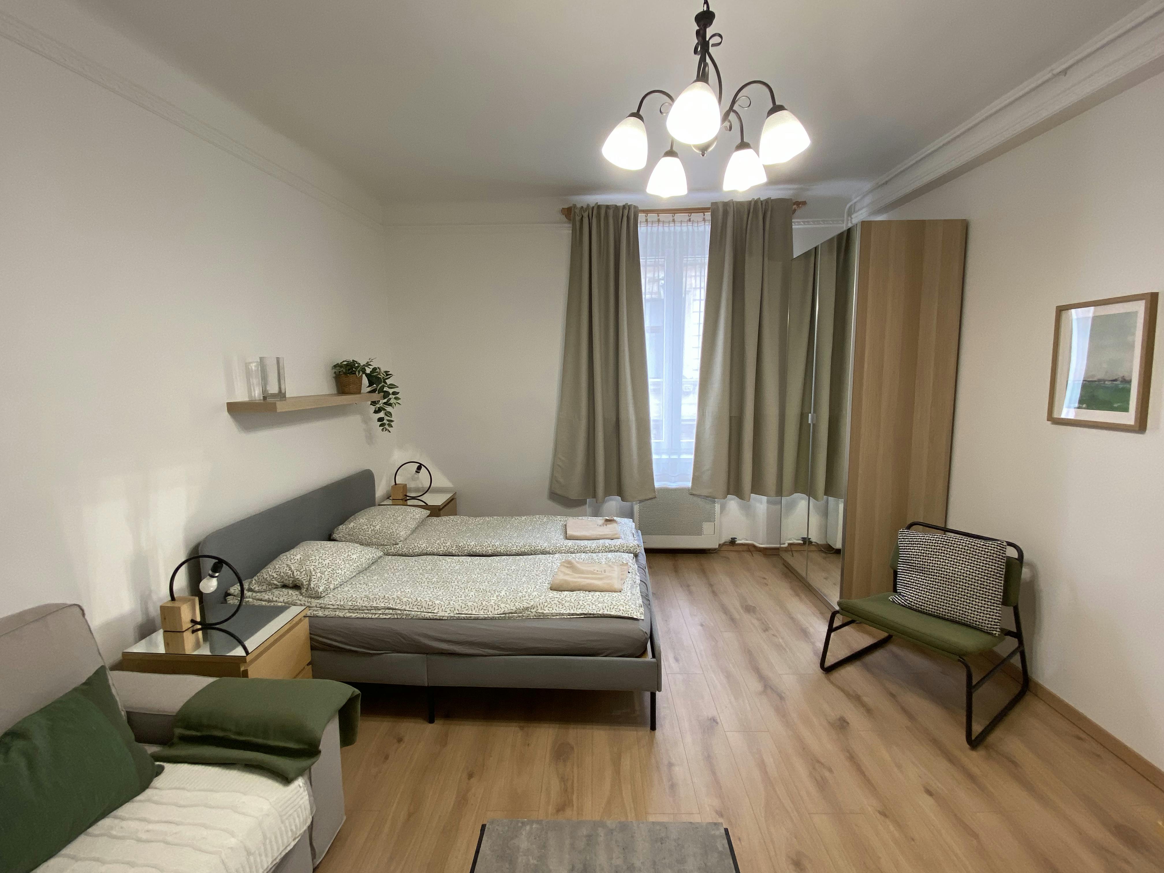 Régi posta utca, Budapest preview