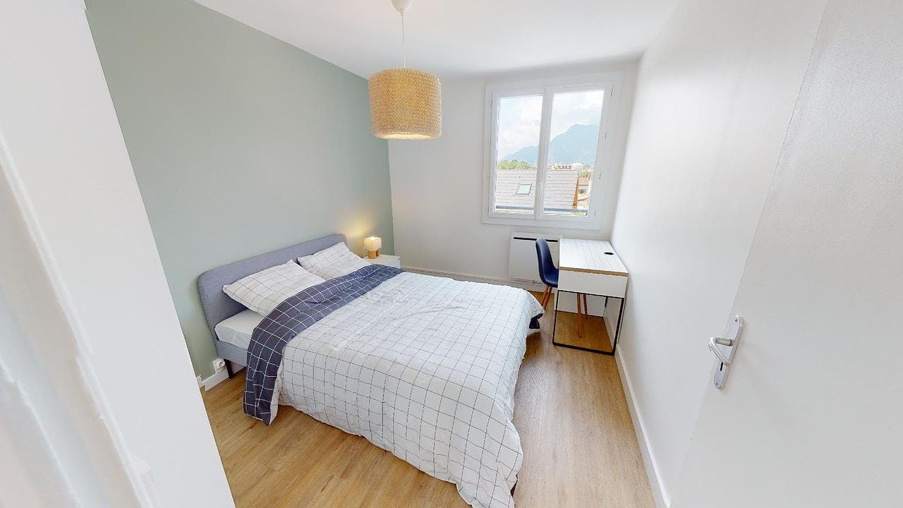 Private room for rent for €384 per month in Fontaine, Boulevard Joliot Curie