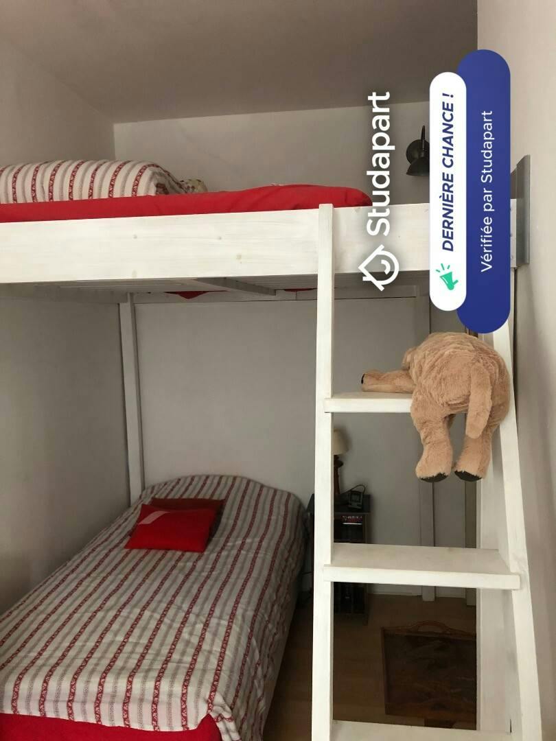 Private room for rent on Rue de Pessac, Bordeaux - Plus
