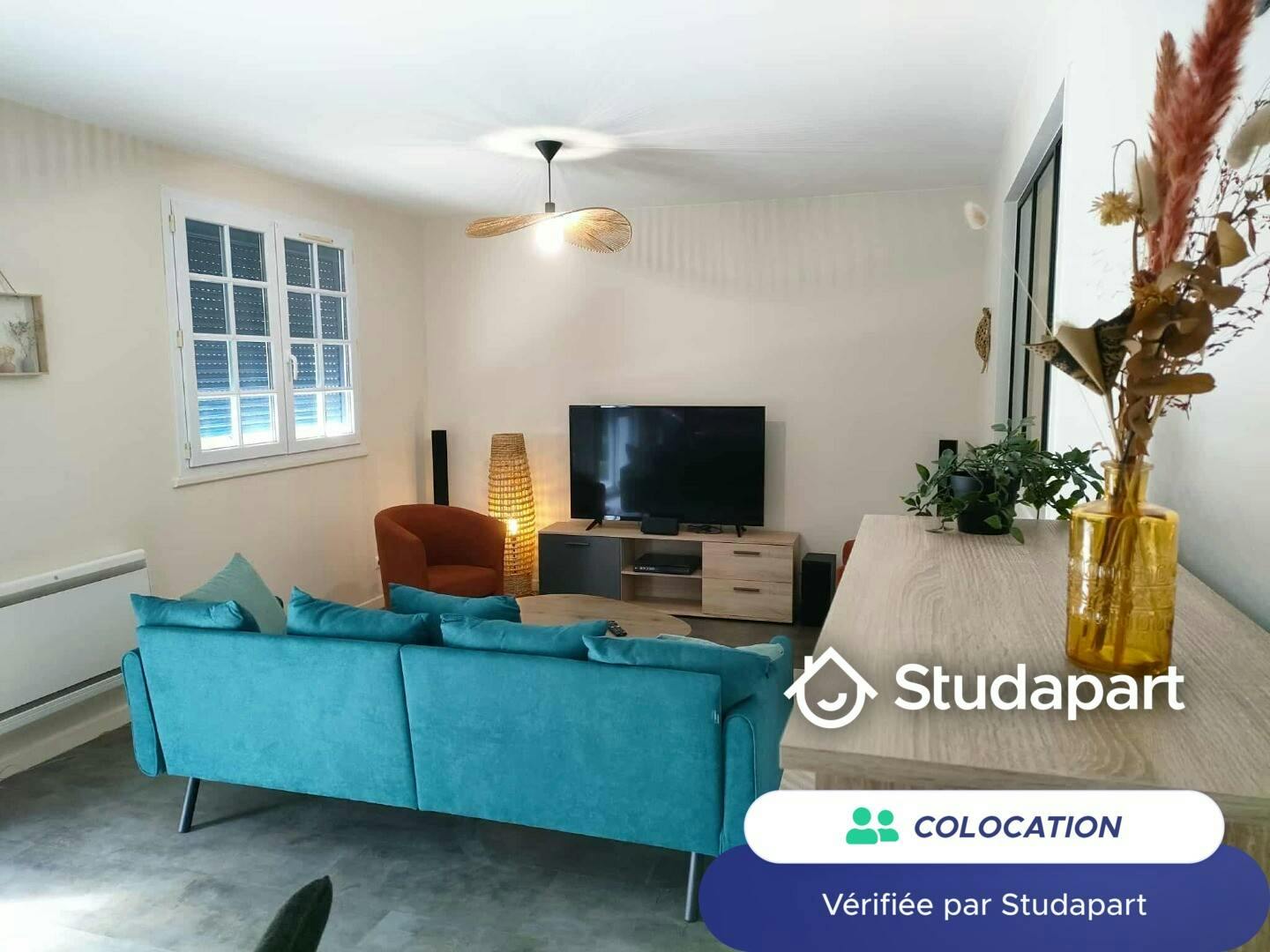 私人房间 正在以 €435 的月租出租，其位于 La Roche-sur-Yon, Place Marceau