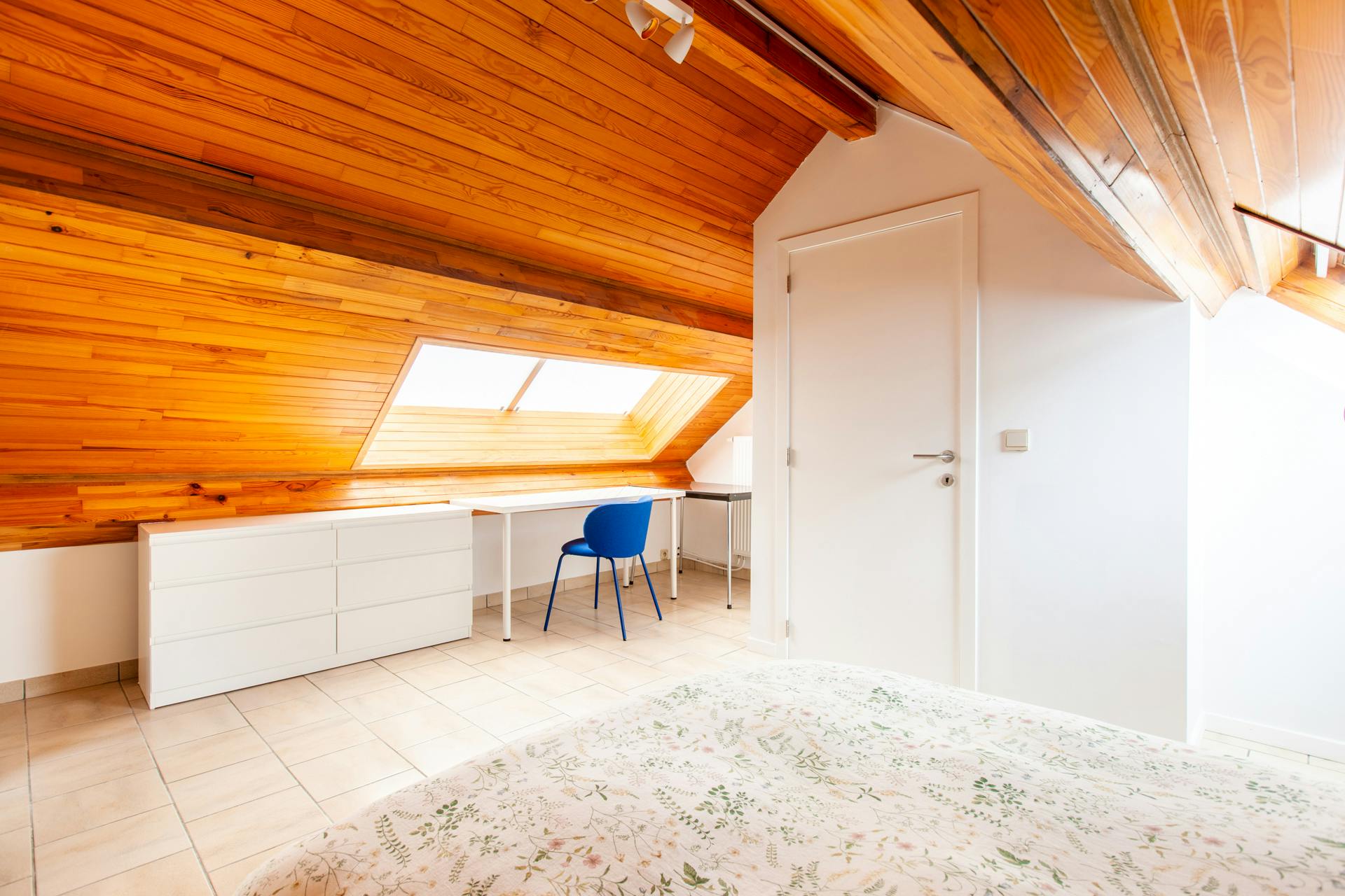 WG-Zimmer zu mieten für 700 € pro Monat in Schaerbeek, Rue Gustave Huberti