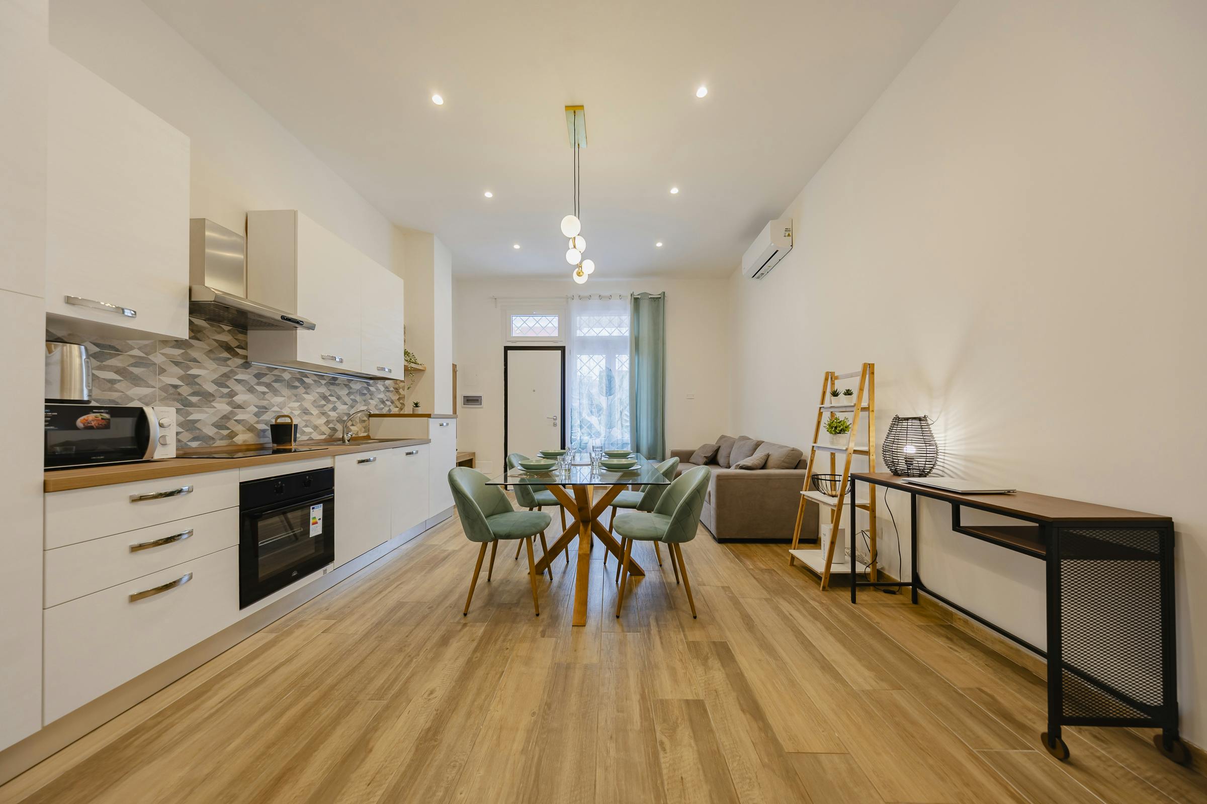 Apartament de închiriat pentru 1.600 EUR pe lună în Rome, Via Angelo Fava