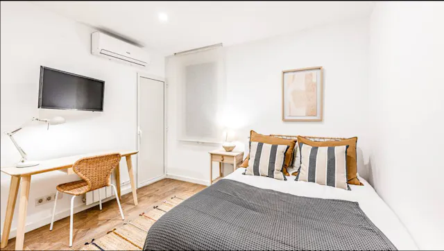 Private room in Carrer de Felip II, Barcelona (1662678) room image 1