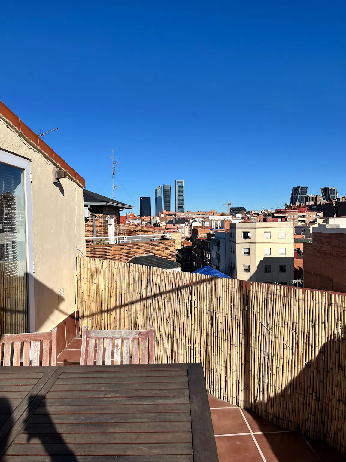 1-Bedroom Apartment in Calle de la Hierbabuena, Madrid (1662699) ROOM